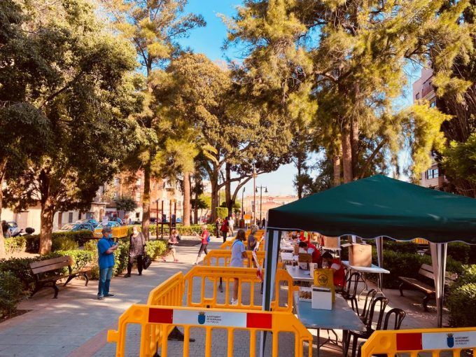 entrega mascarillas Jardí del Bes 1