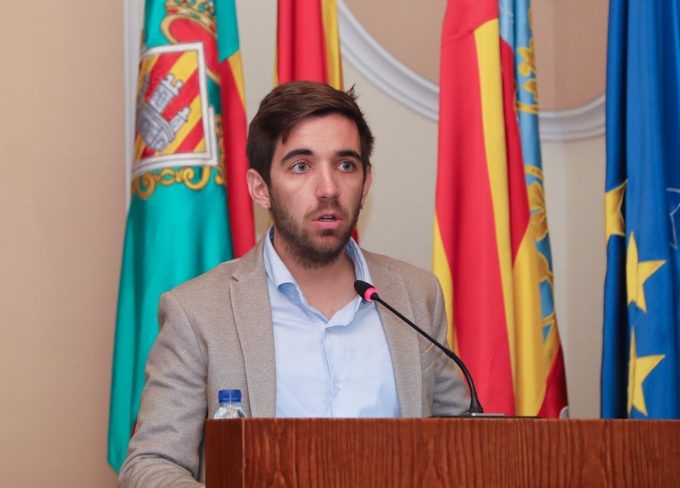 Fernando Navarro (2) Fernando Navarro (2)