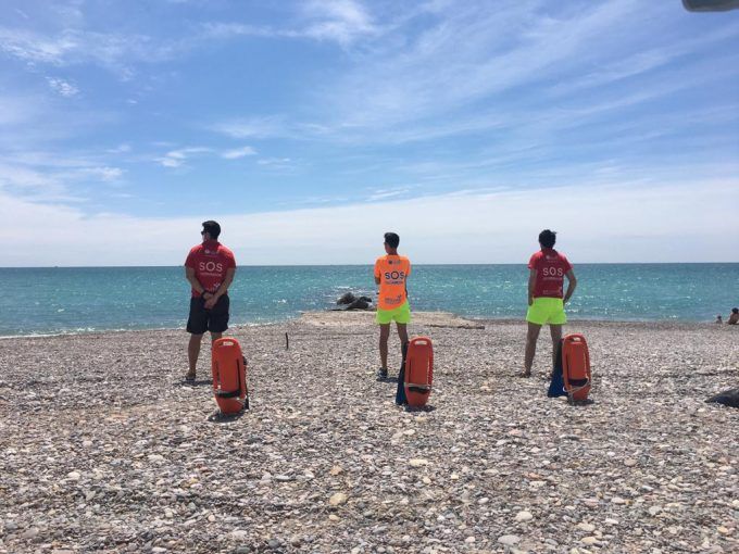 Imagen de unos socorristas