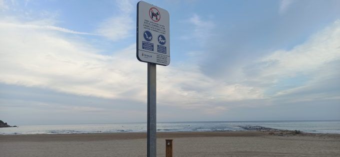 Señal acceso perros playa benicàssim Señal acceso perros playa benicàssim