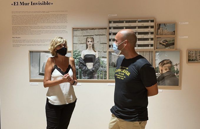 14-12-2021 Ruiz i Poyato exposició 'El mur invisible' (arxiu)