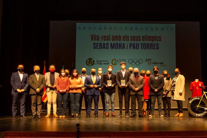 recepció sebastián Mora i Pau Torres (4)