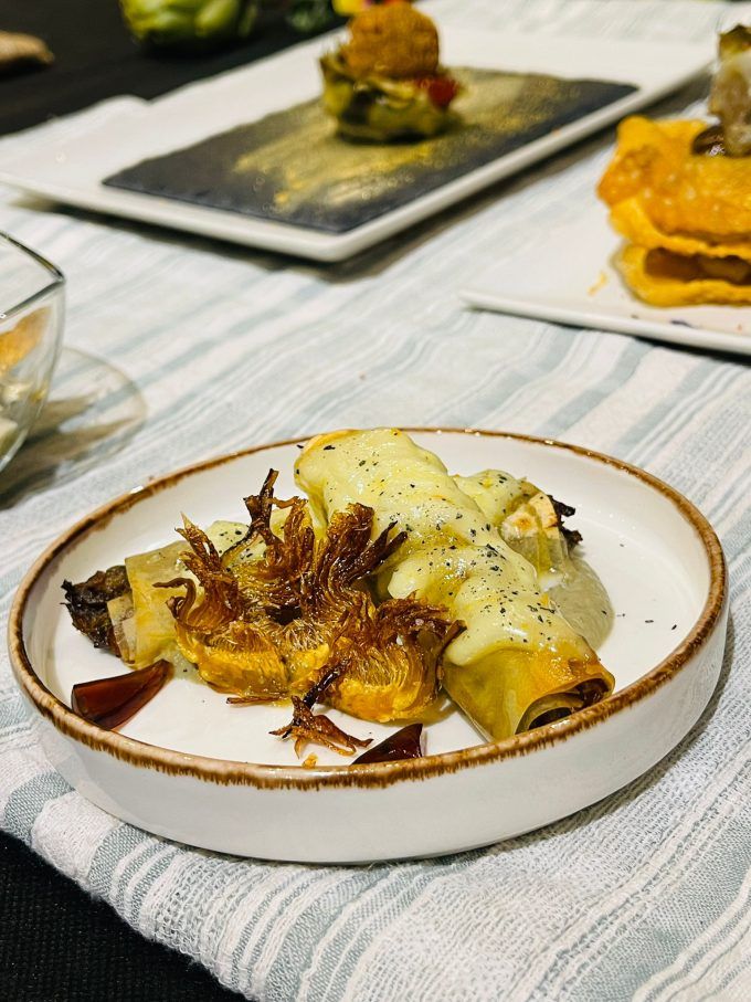 Un pincho en un evento gastronómico Un pincho en un evento gastronómico