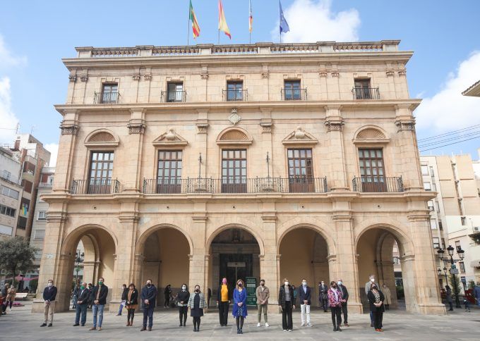 Cinco minutos de silencio en apoyo al pueblo ucraniano castellon