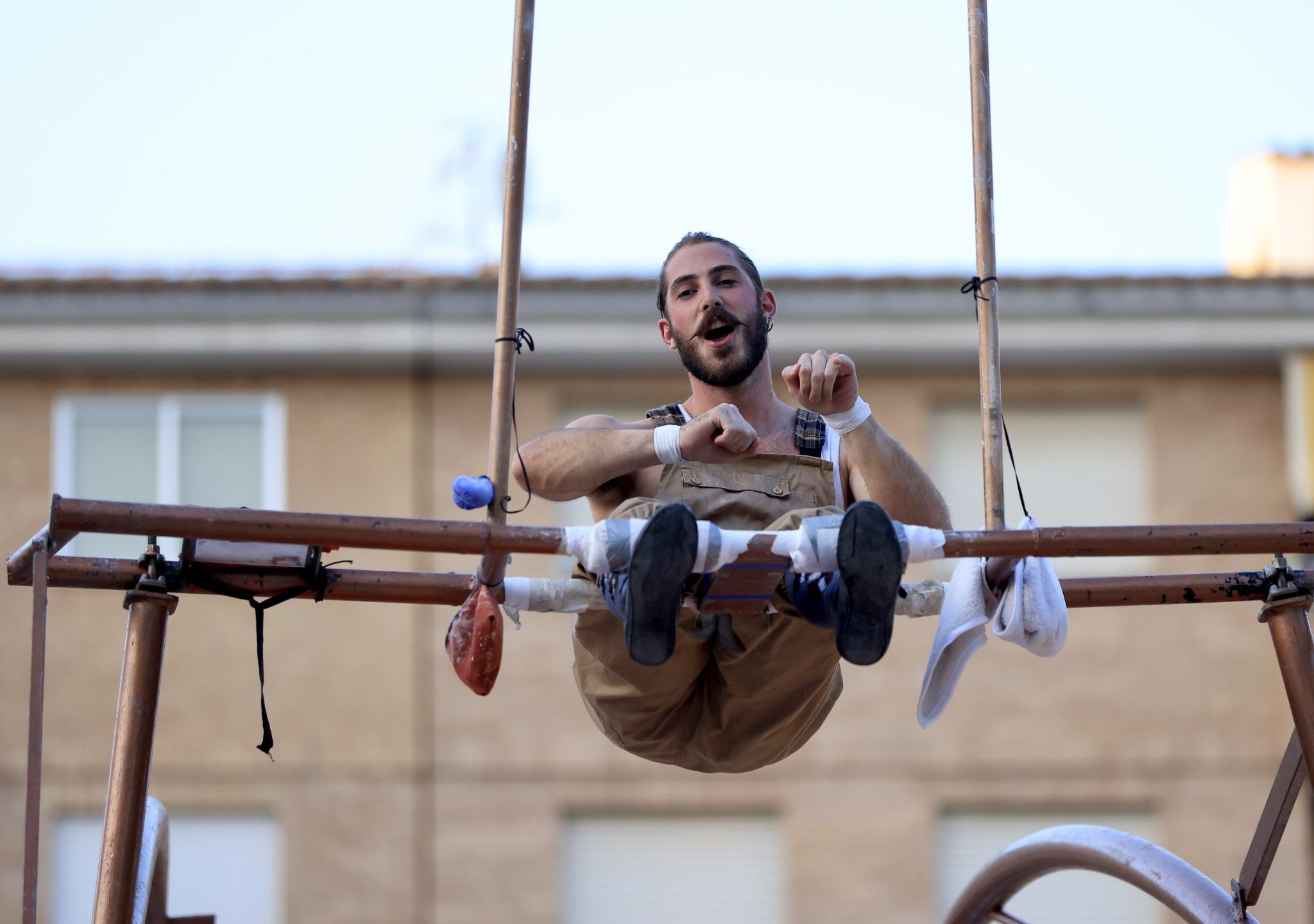Un acròbata en el Gau de Circ de Castelló Un acròbata en el Gau de Circ de Castelló