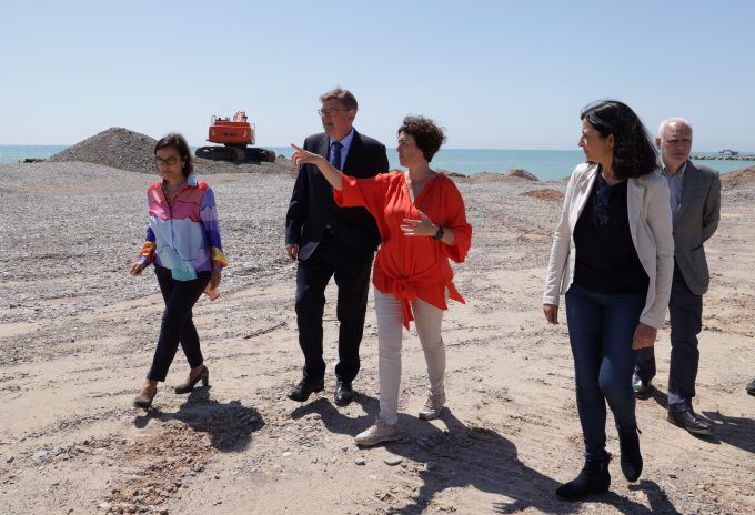 Ximo Puig visita las obras de estabilización del frente litoral y construcción de escolleras en Almenara Ximo Puig visita las obras de estabilización del frente litoral y construcción de escolleras en Almenara