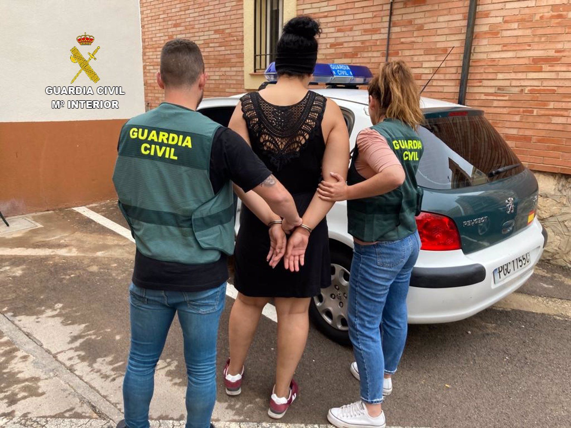 Detenidas tres mujeres por varios delitos