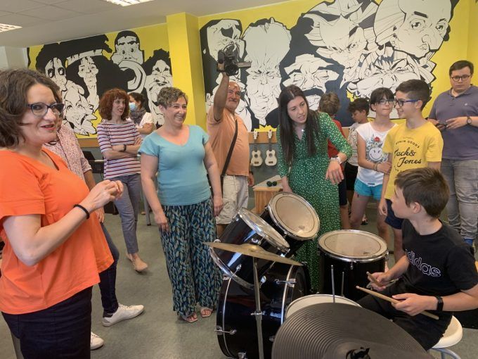 Oltra y Tamarit han visitado el CEIP Tombatossals