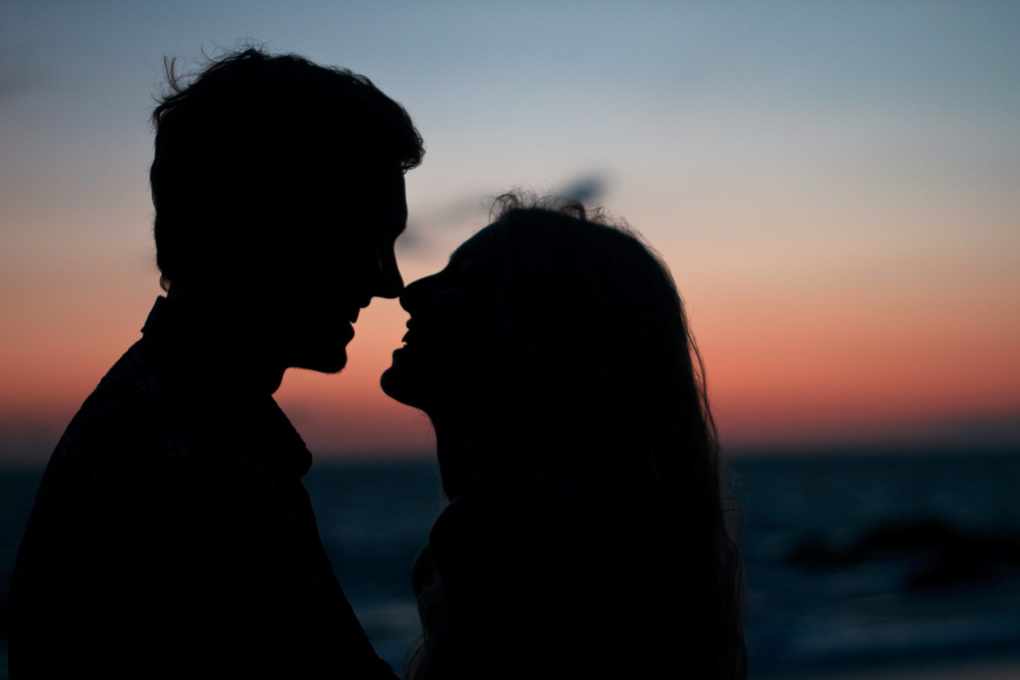 beso pareja amor beso pareja amor
