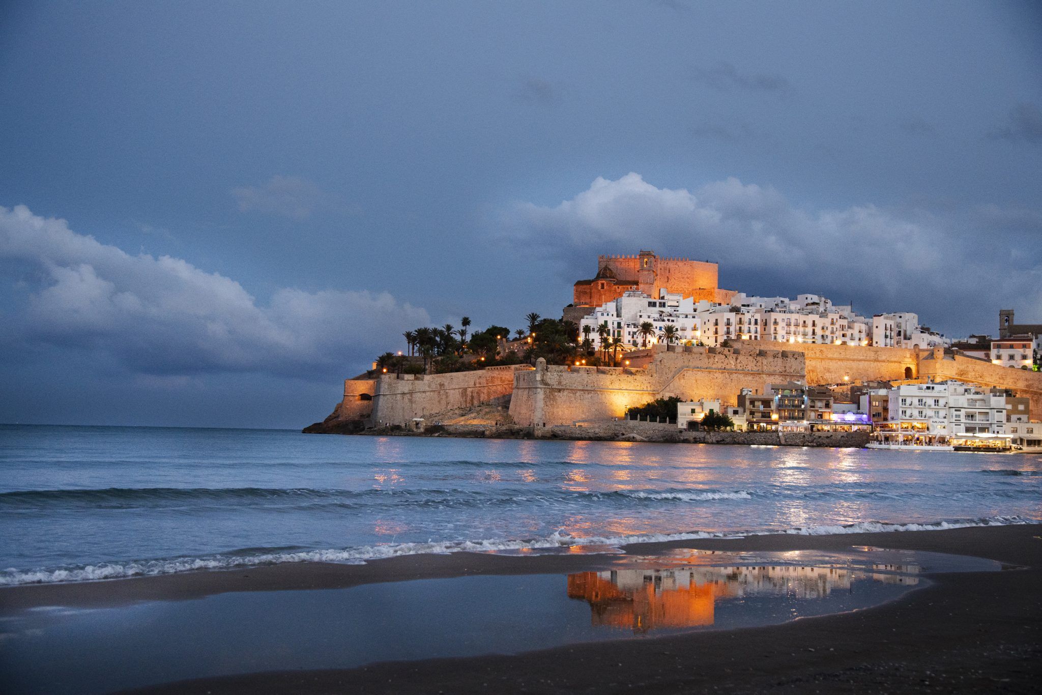 Castillo de Peñíscola iluminado
