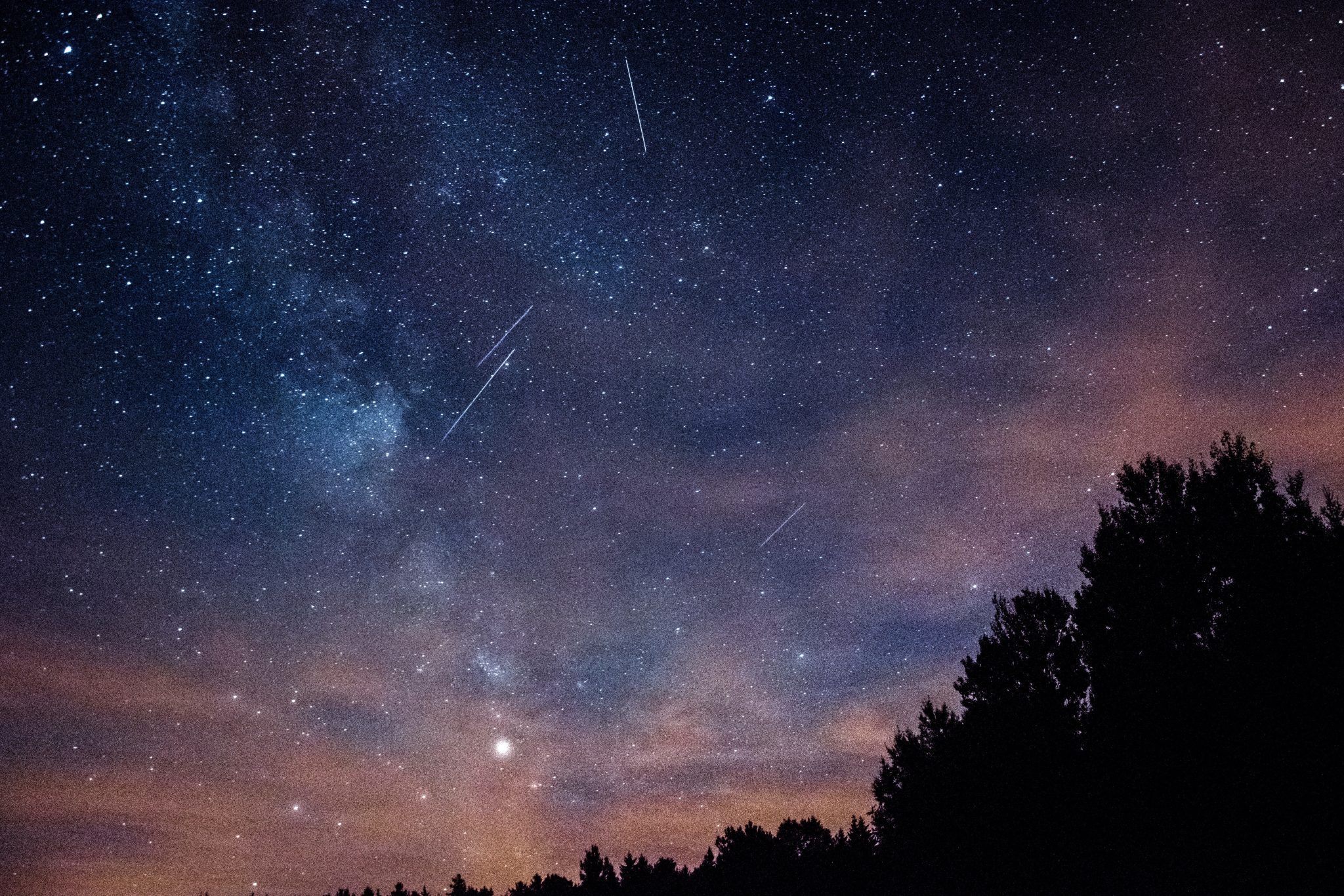 Lluvia de Perseidas. Imagen de Muichal Mancewicz Lluvia de Perseidas. Imagen de Muichal Mancewicz