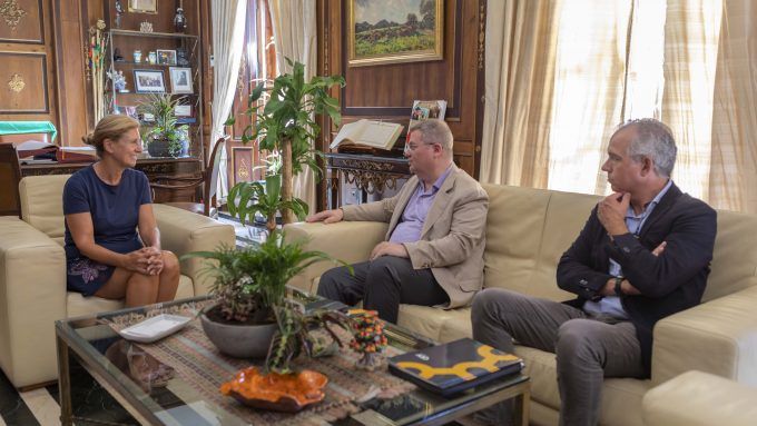 06-09-22 Marco en reunión con el presidente y el secretario de la CEV en Castellón