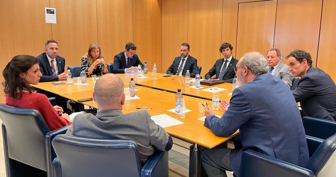 27-09-22 Marco en la reunión con representantes de ANFFECC, de ASCER y de la Autoridad Portuaria