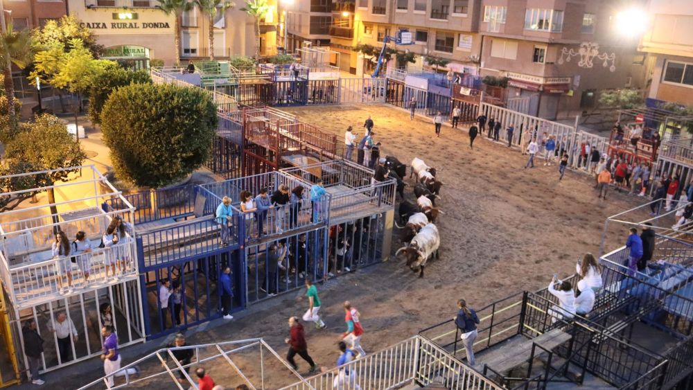 Encierrament taurí en la Fira d'Onda