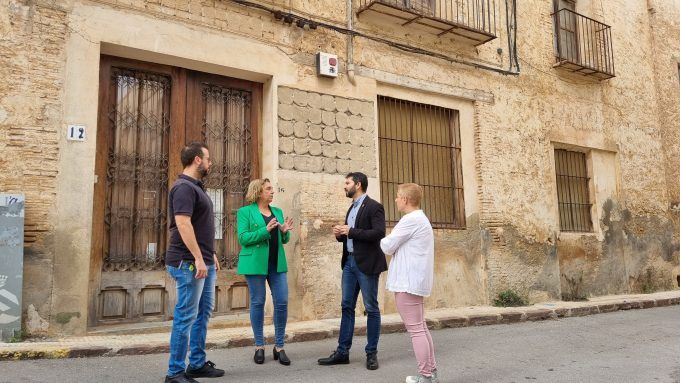 Visita equipo de gobierno lalcora la fabrica la muy noble