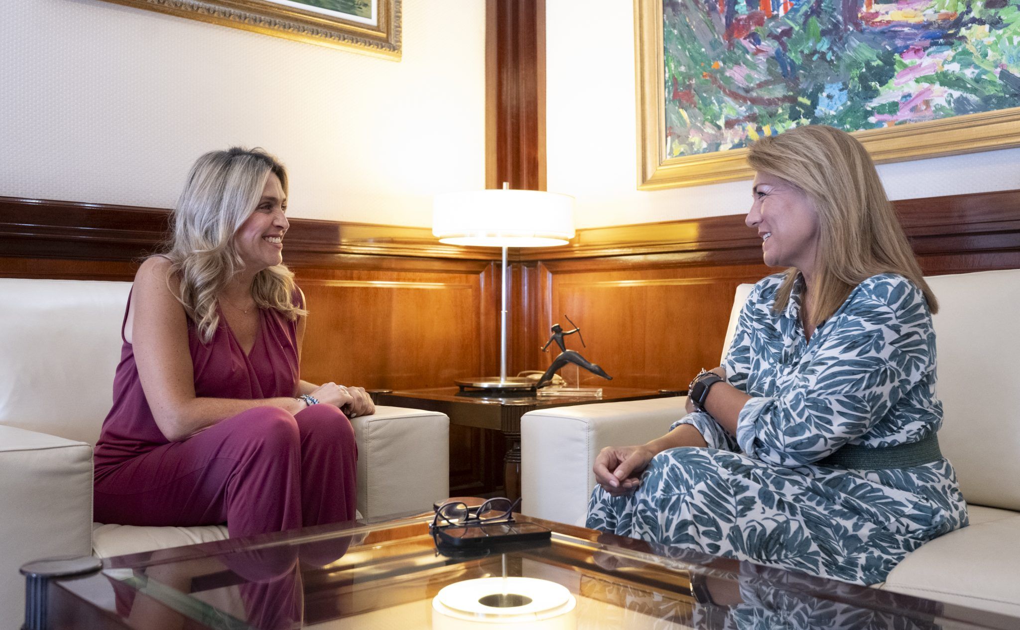 Marta Barrachina y Susana Camarero en una visita