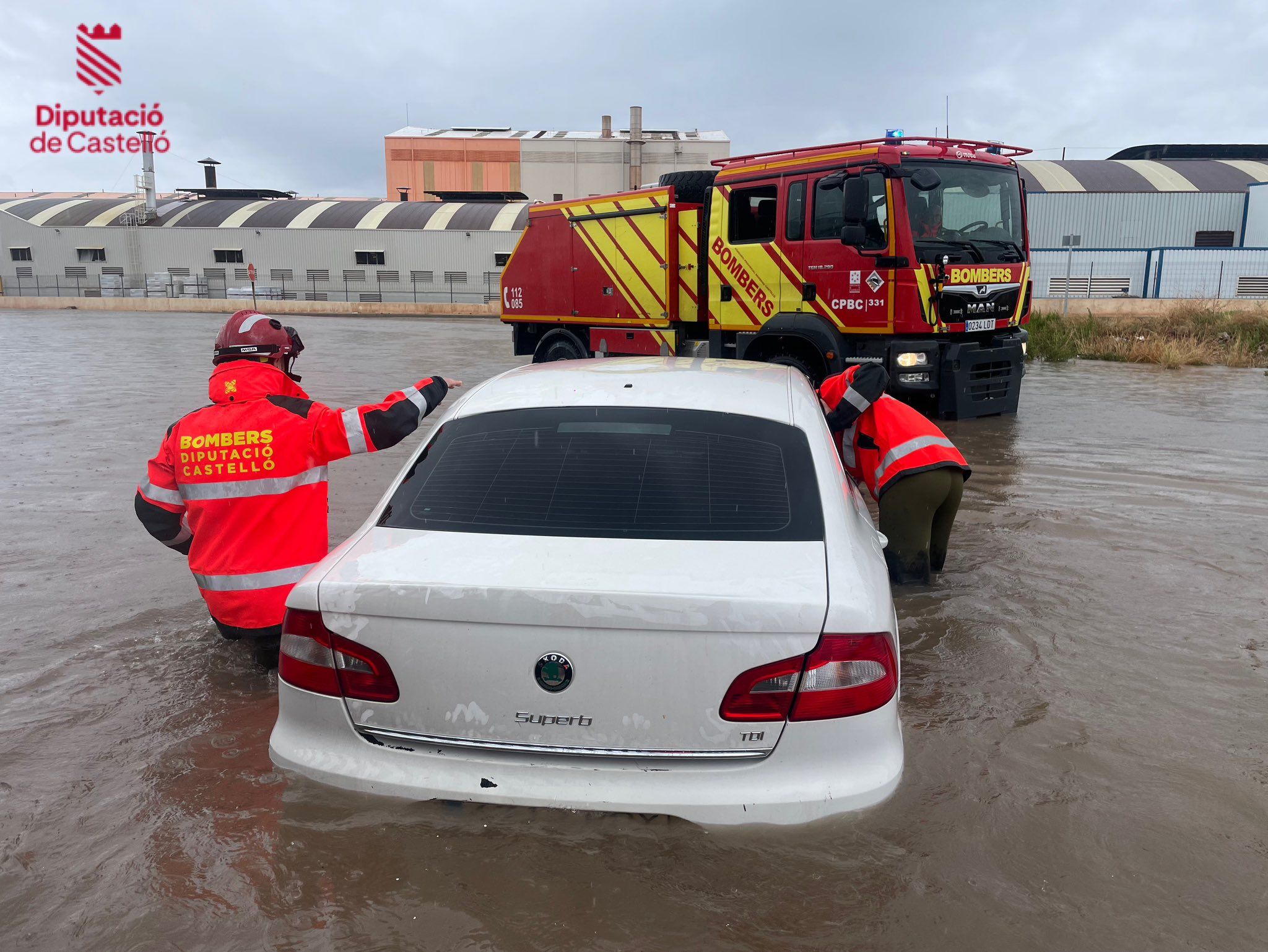 bomberos rescate lluvias