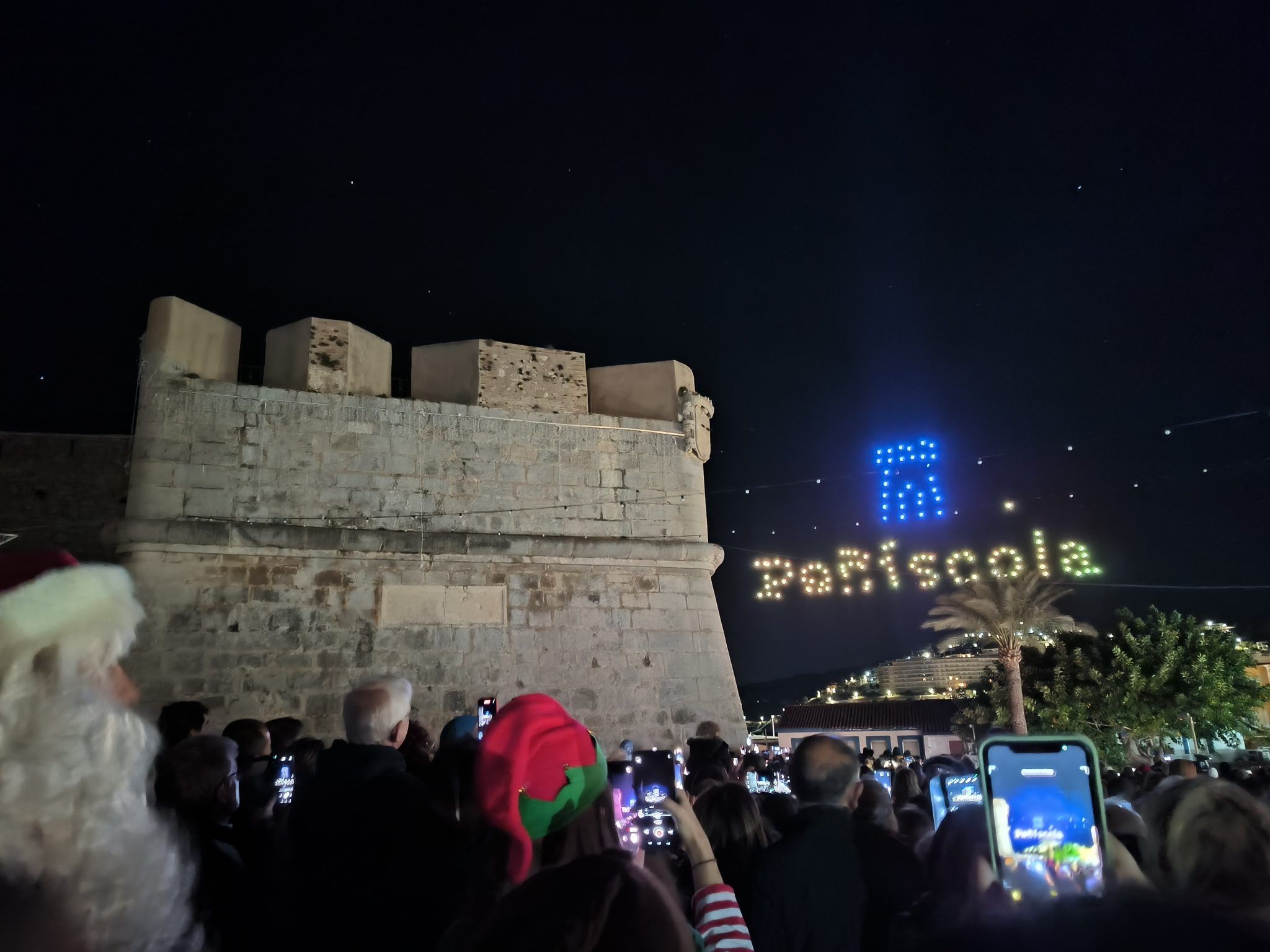 Así Ha Sido El Encendido De Las Luces De Navidad En Peñíscola Con Un Espectáculo De Drones 8869