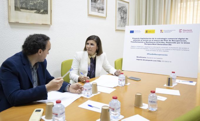Vicepresidenta María Ángeles Pallarés y diputado José María Andrés Vicepresidenta María Ángeles Pallarés y diputado José María Andrés