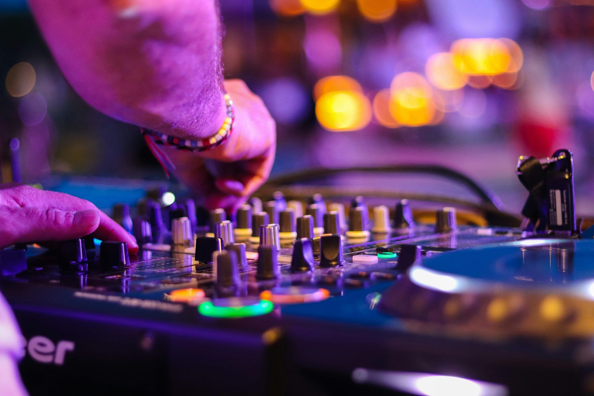 dj