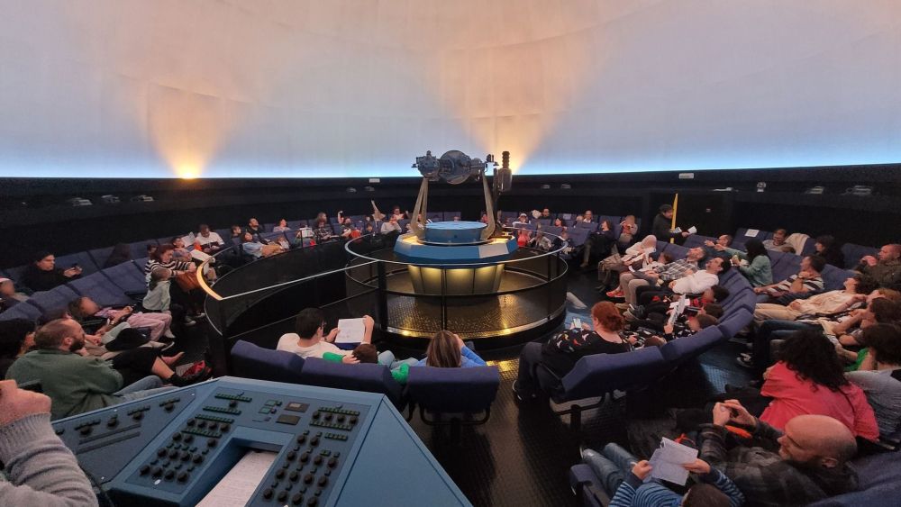 Una proyección en el interior del Planetario de Castelló