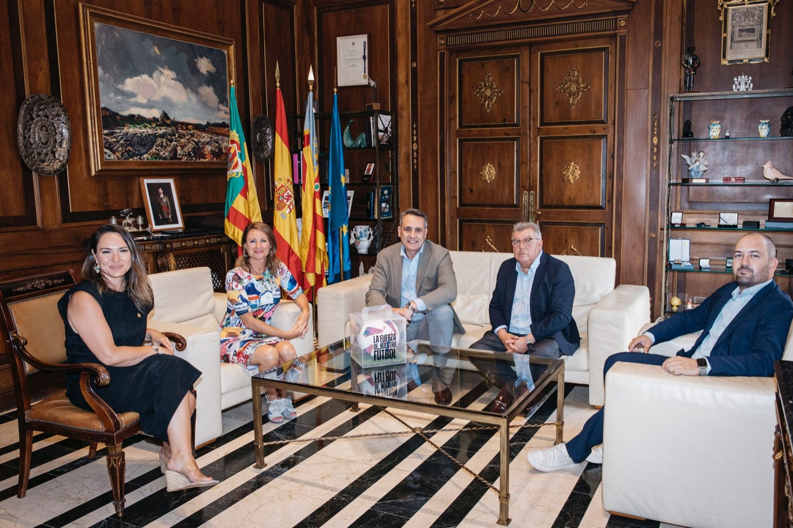 L'alcaldessa Begoña Carrasco es reunix amb representants de LaLiga i el CD Castellón