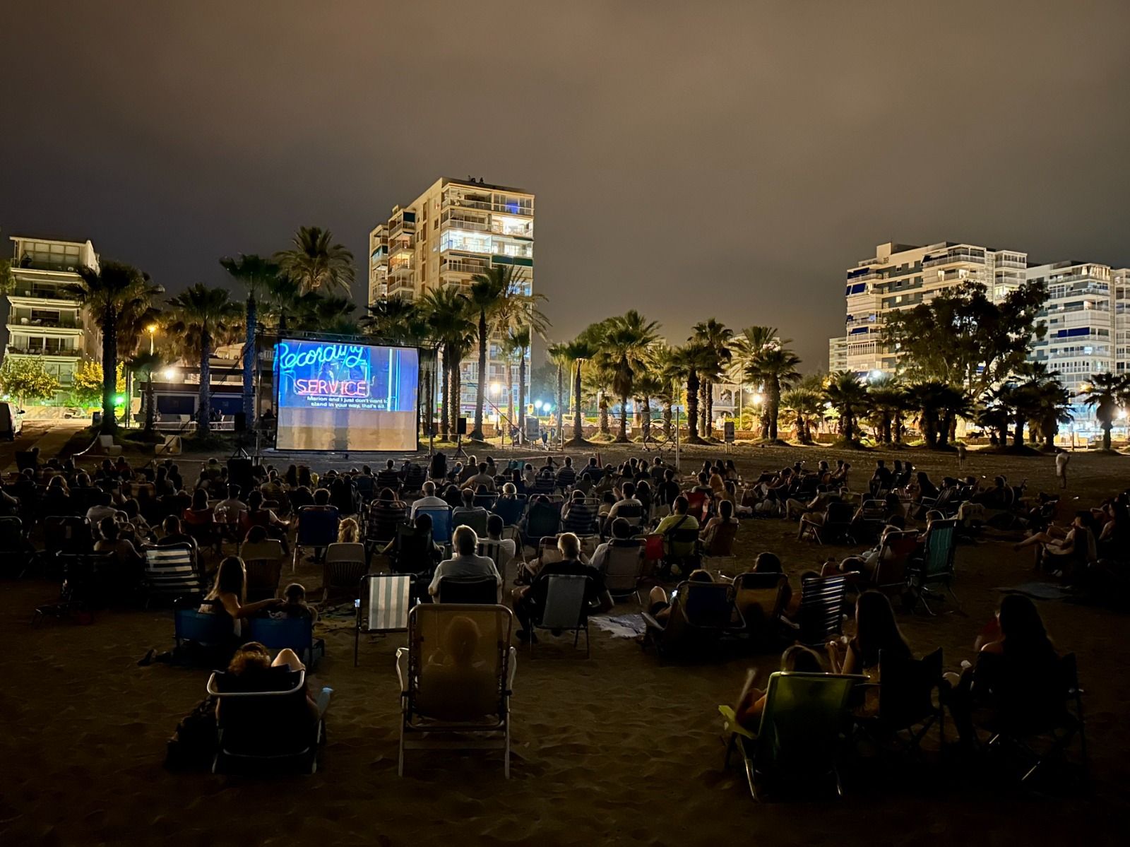 Cinema d'estiu a una platja de Benicàssim 