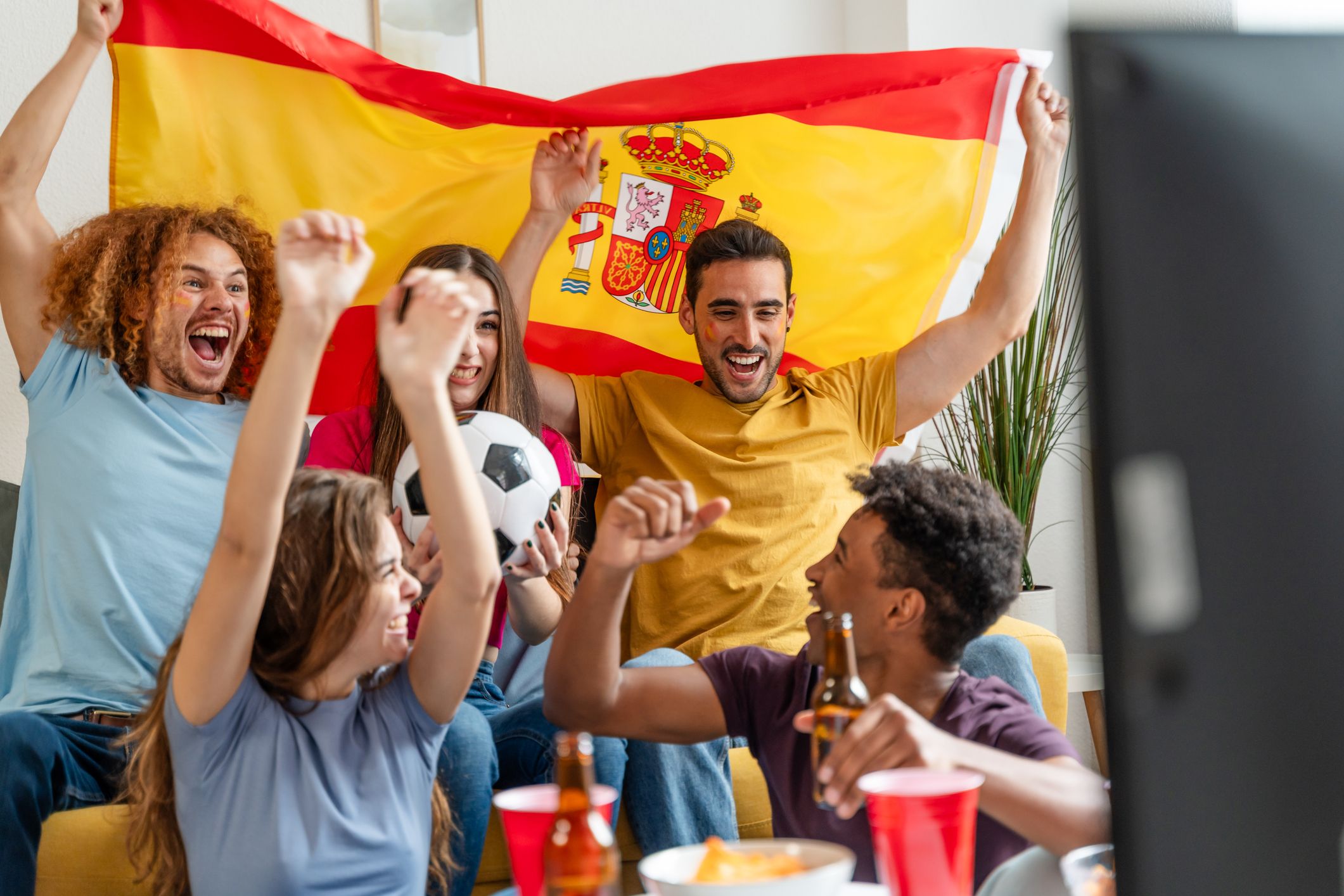 Gent animant a la Selecció Espanyola de Futbol