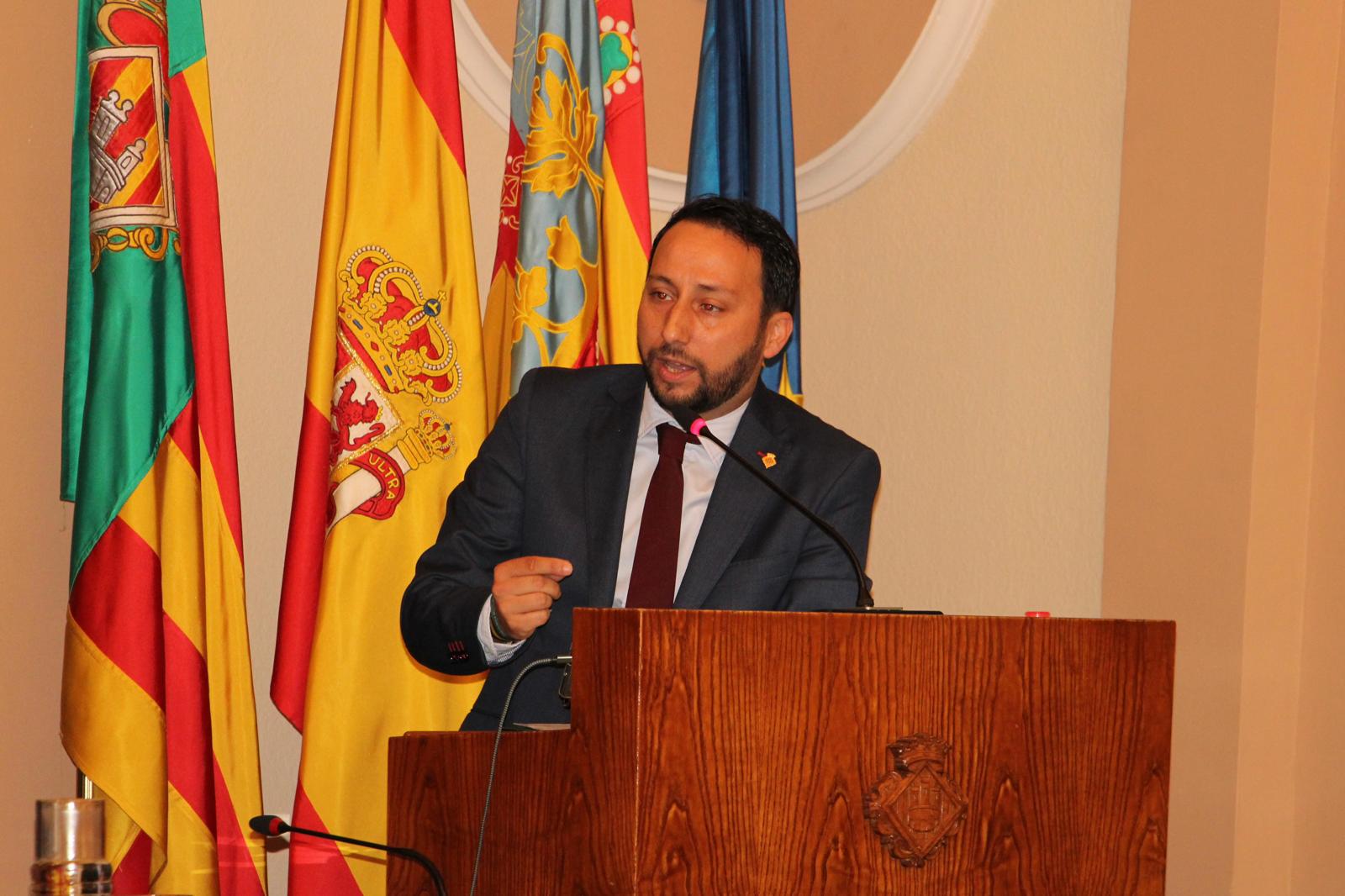 Sergio Toledo, regidor d'Habitatge, intervé al plenari 
