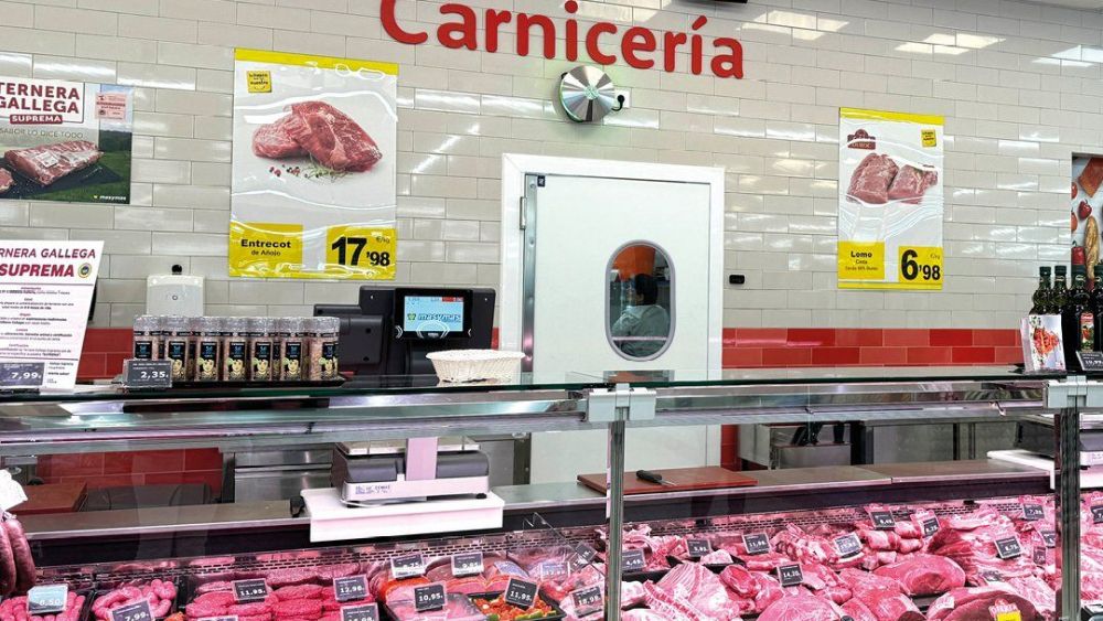 Sección de carnicería en el nuevo supermercado Masymas del Grao. Imagen: Supermercados Masymas