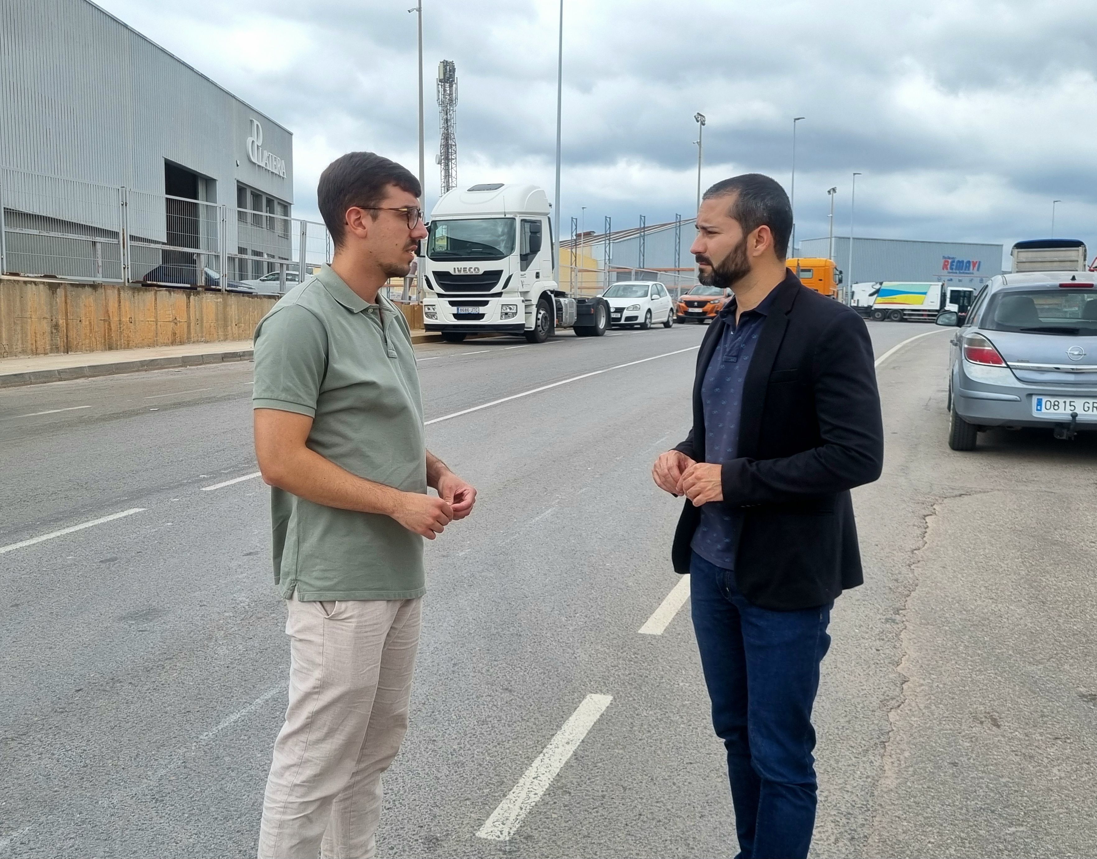 El regidor de Promoció Econòmica, Pablo Delgado, i l'alcalde de l'Alcora, Samuel Falomir