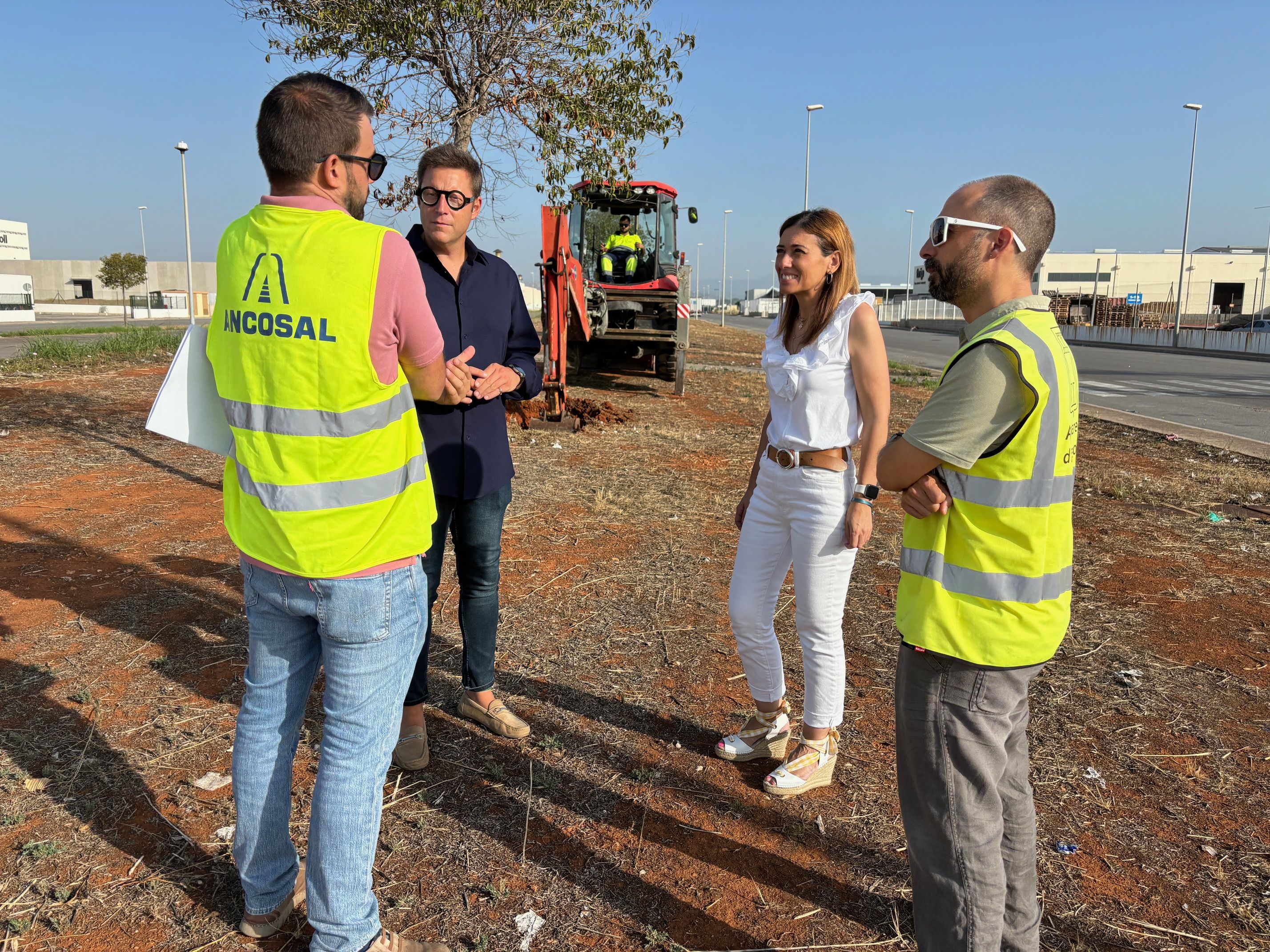 Visita de la corporació municipal al polígon industrial SUPOI-8 d'Almassora