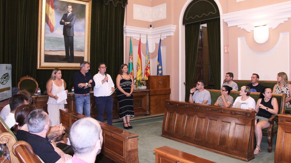 Reunión entre la corporación municipal y los establecimientos de hostelería de Castellón para presentar la 'Ruta de l'Esmorzaret'