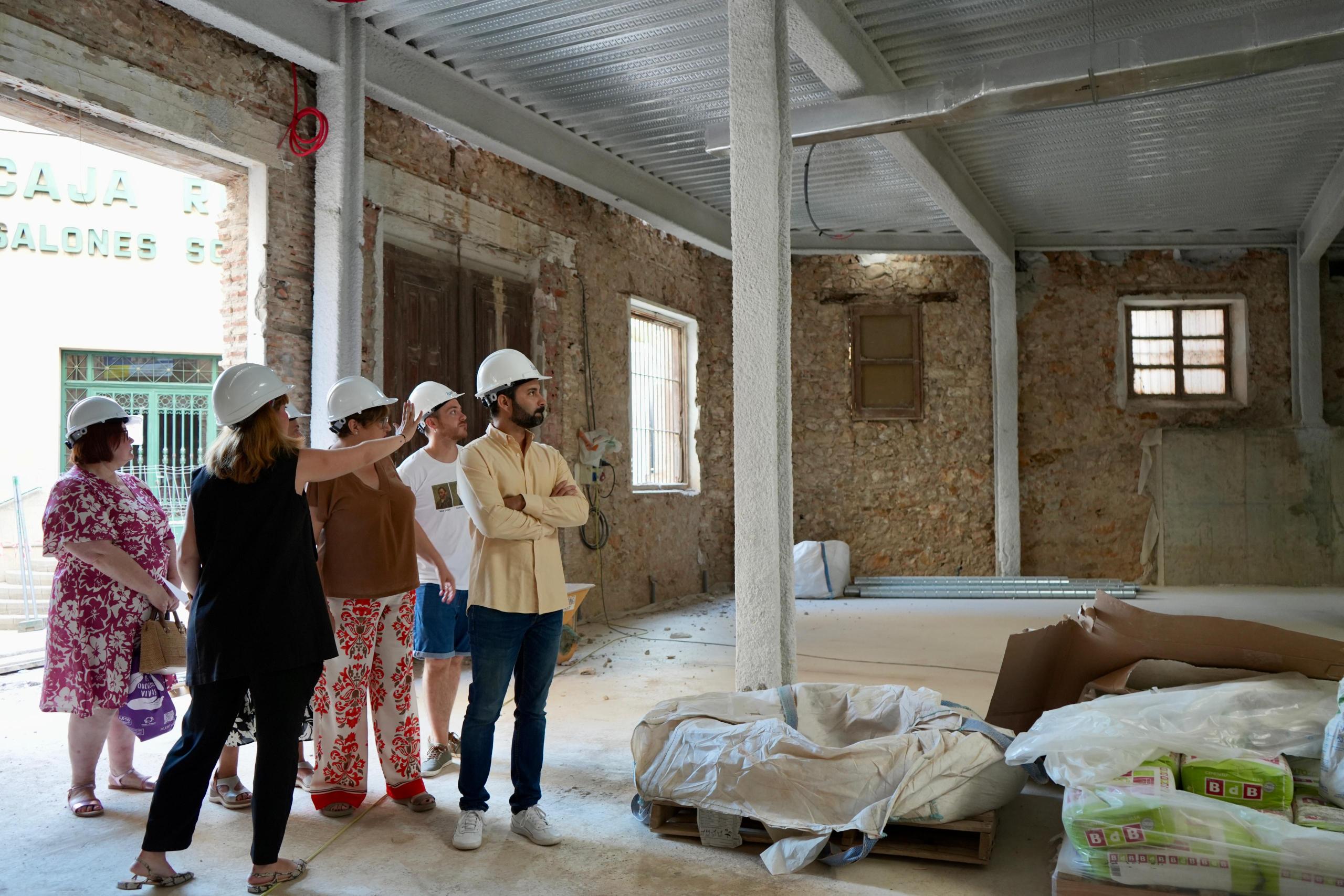 Visita a les obres de la primera fase de la Casa de la Cultura de l'Alcora