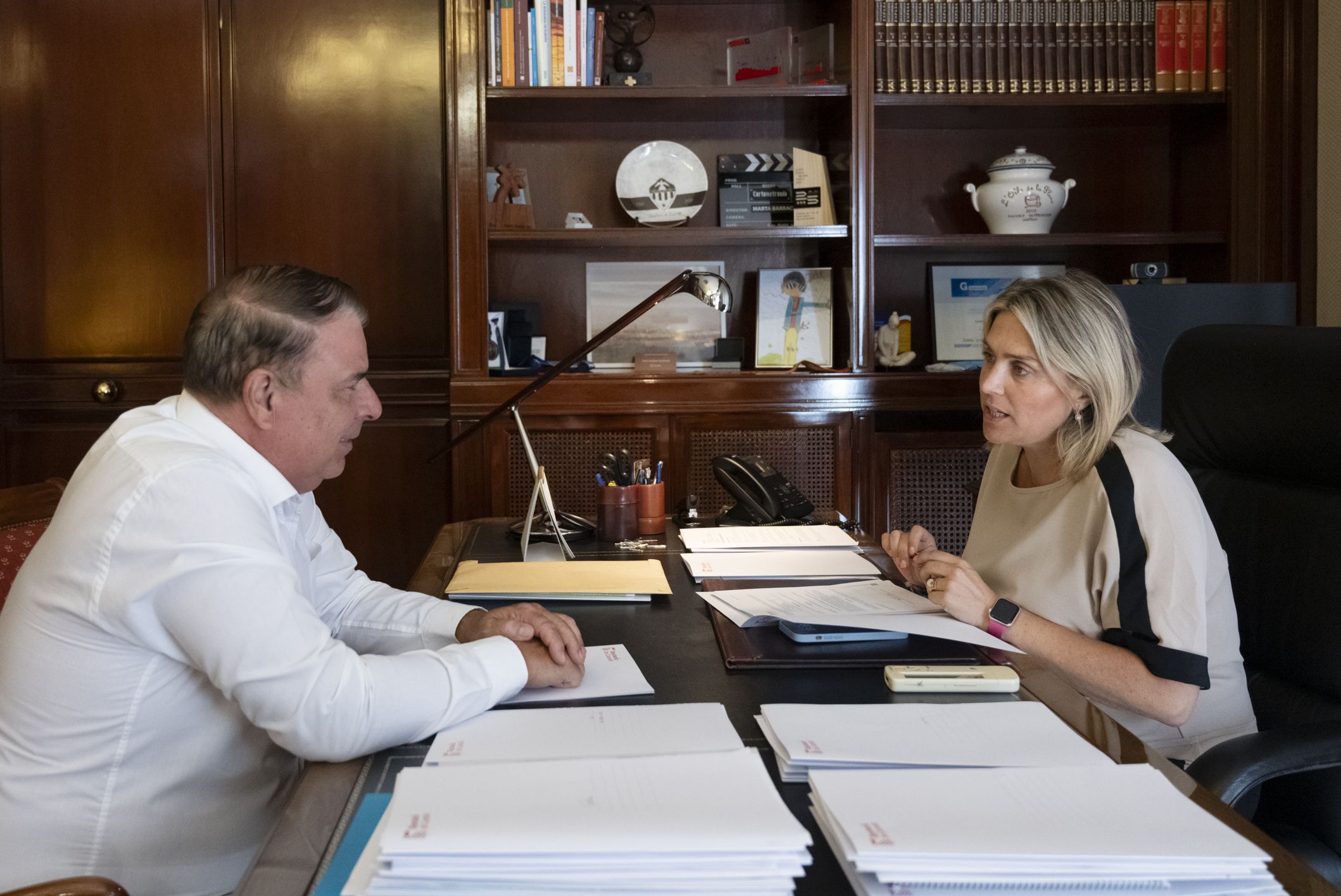 La presidenta Marta Barrachina i el diputat Ximo Llopis