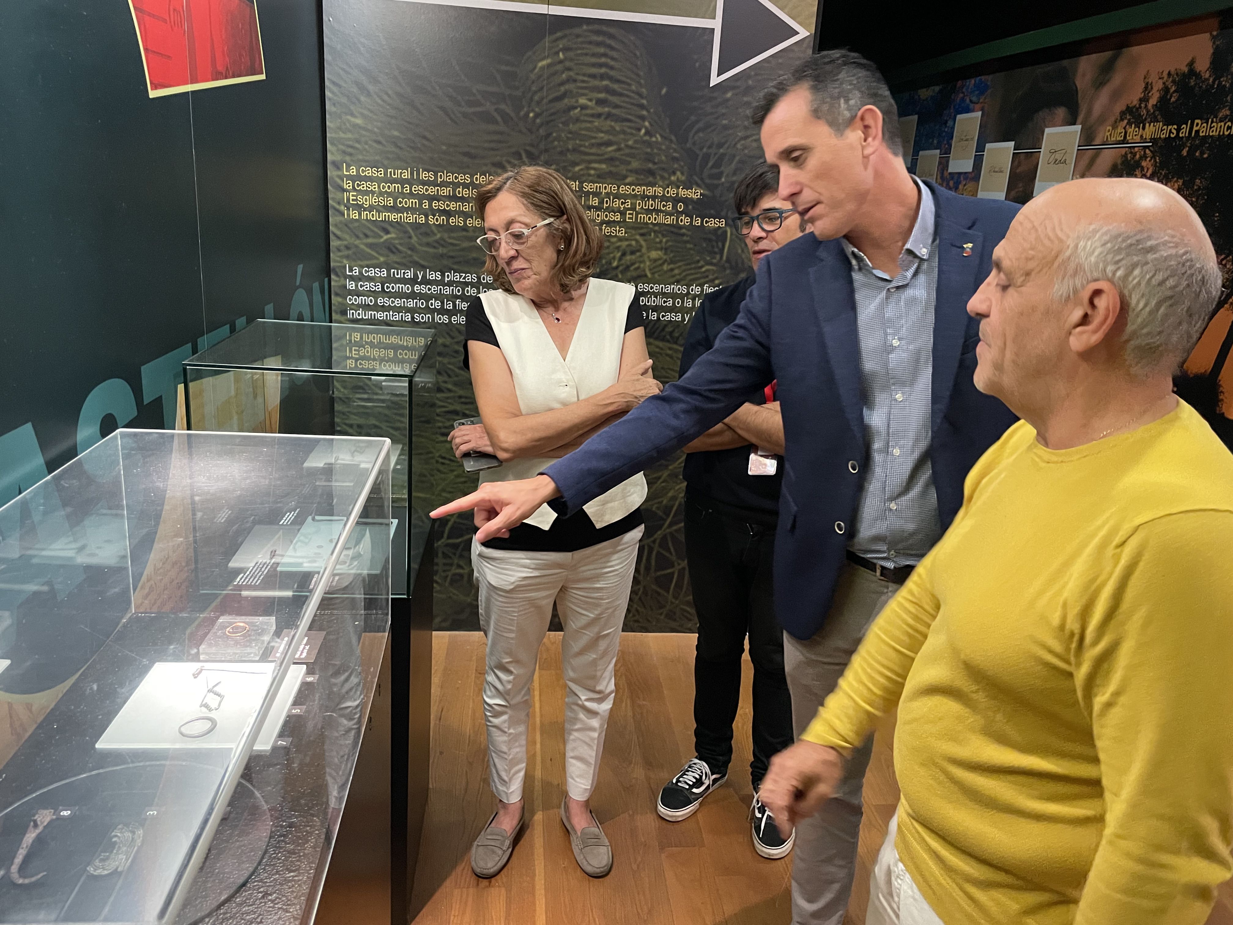 Presentación de un conjunto de piezas de la colección de arqueología del Museo de Bellas Artes procedentes de las últimas excavaciones realizadas por el Servicio de Investigaciones Arqueológicas y Prehistóricas de la Diputación
