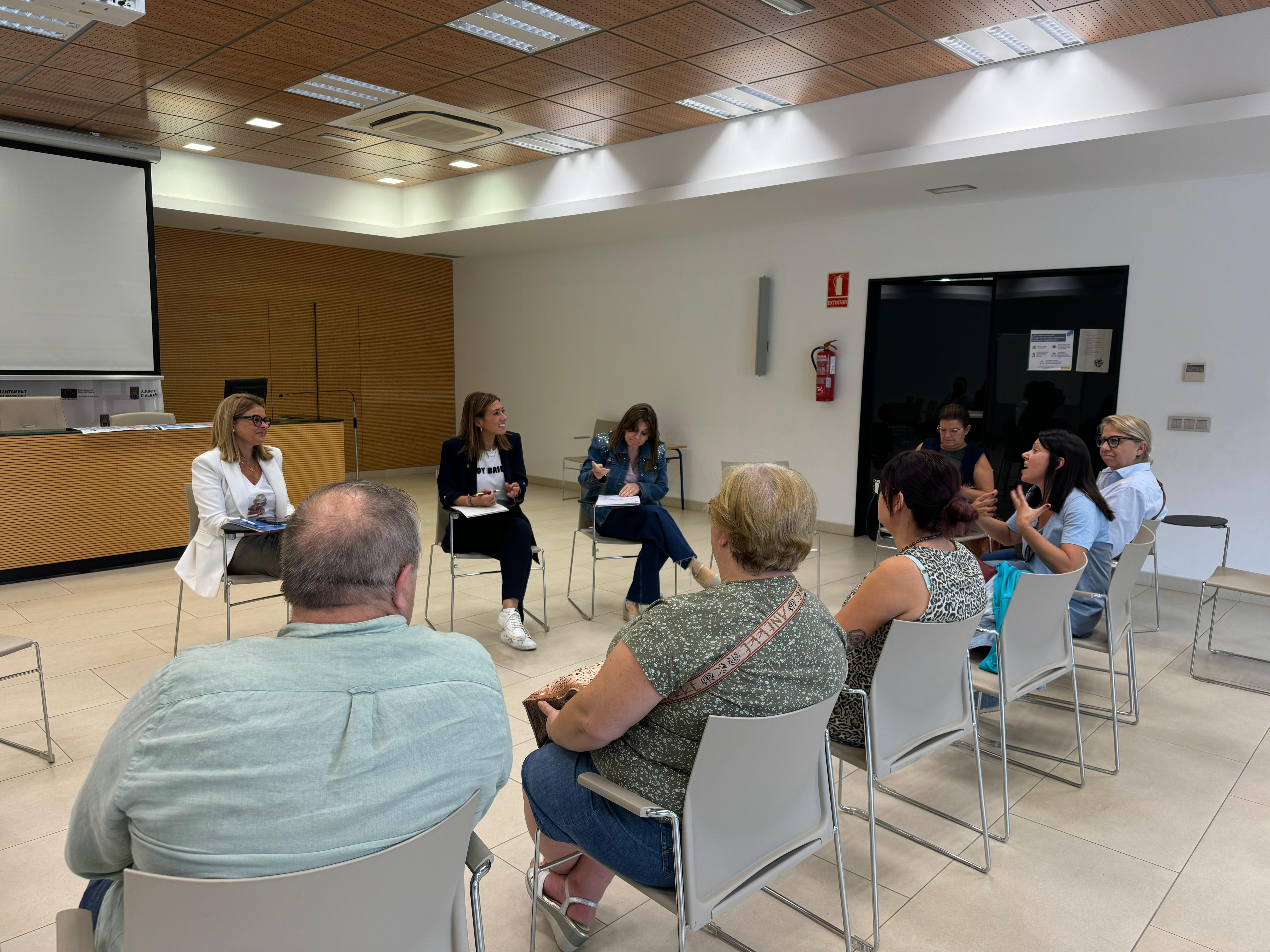Reunión sobre los bonos comercio de Almassora