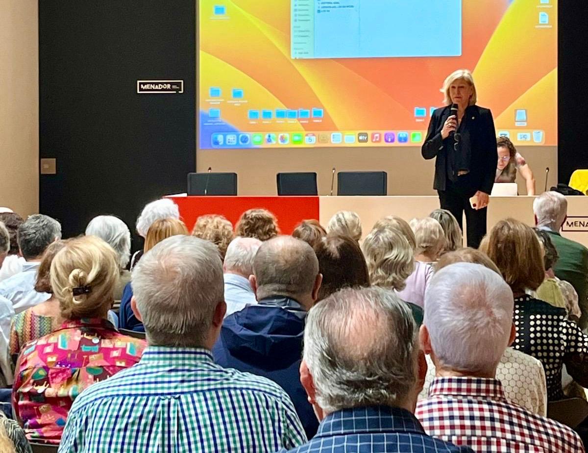 Classe d'Història de l'Art, dins del programa 'Aules majors' de l'Ajuntament de Castelló