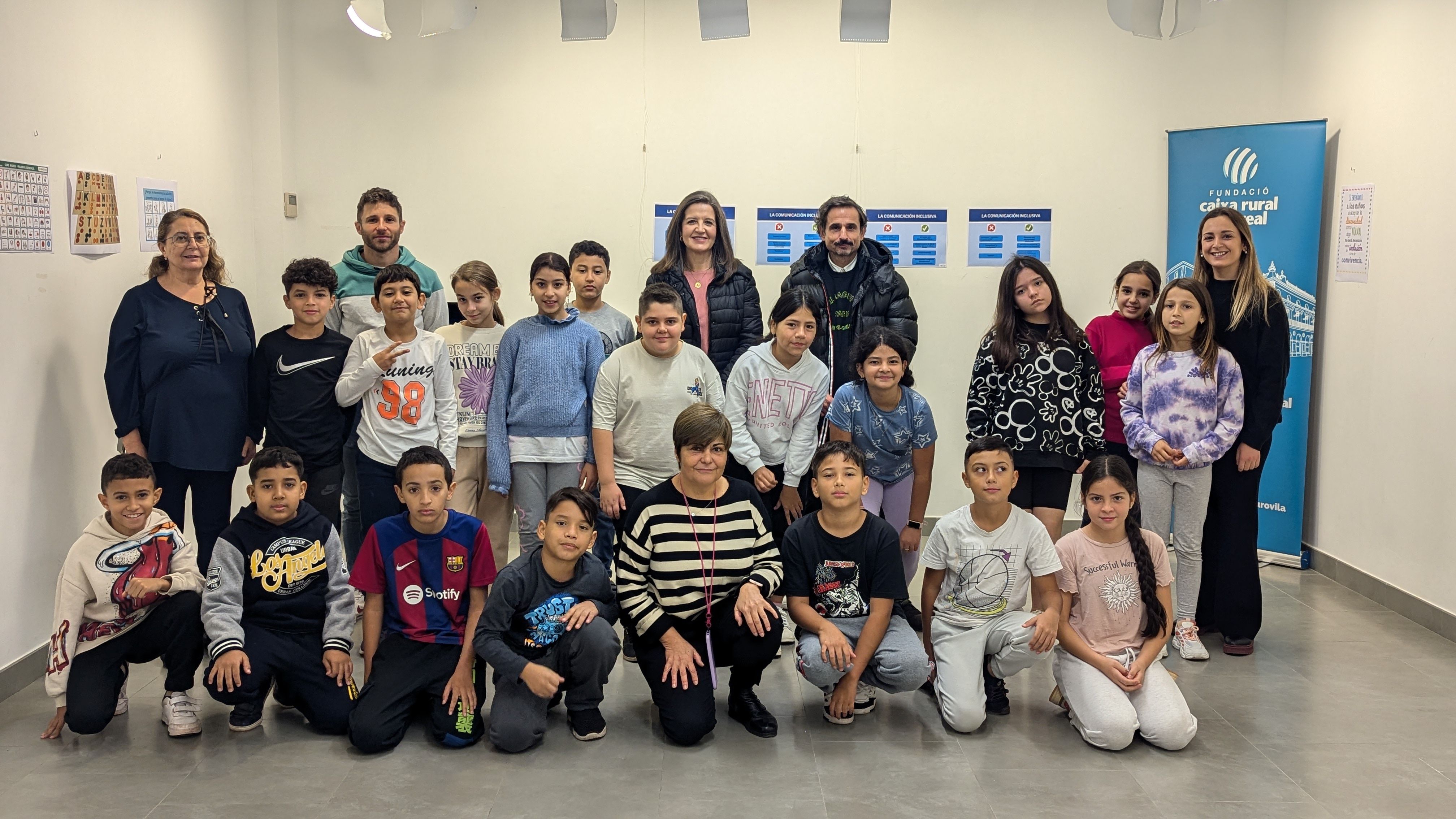 Participants en el circuit de sensibilització sobre discapacitat en Vila-real