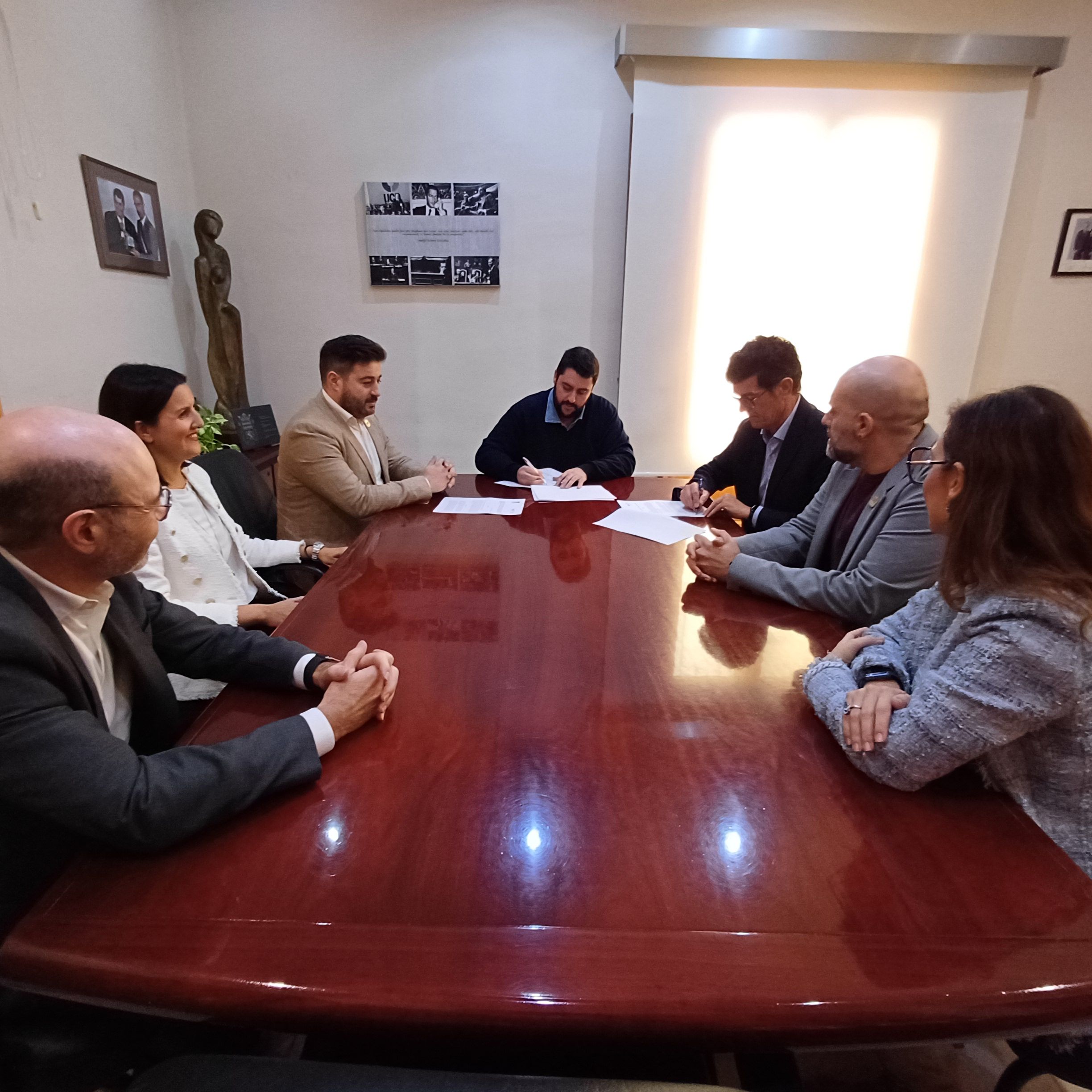 Signatura del conveni entre l'Ajuntament de Nules i Facsa