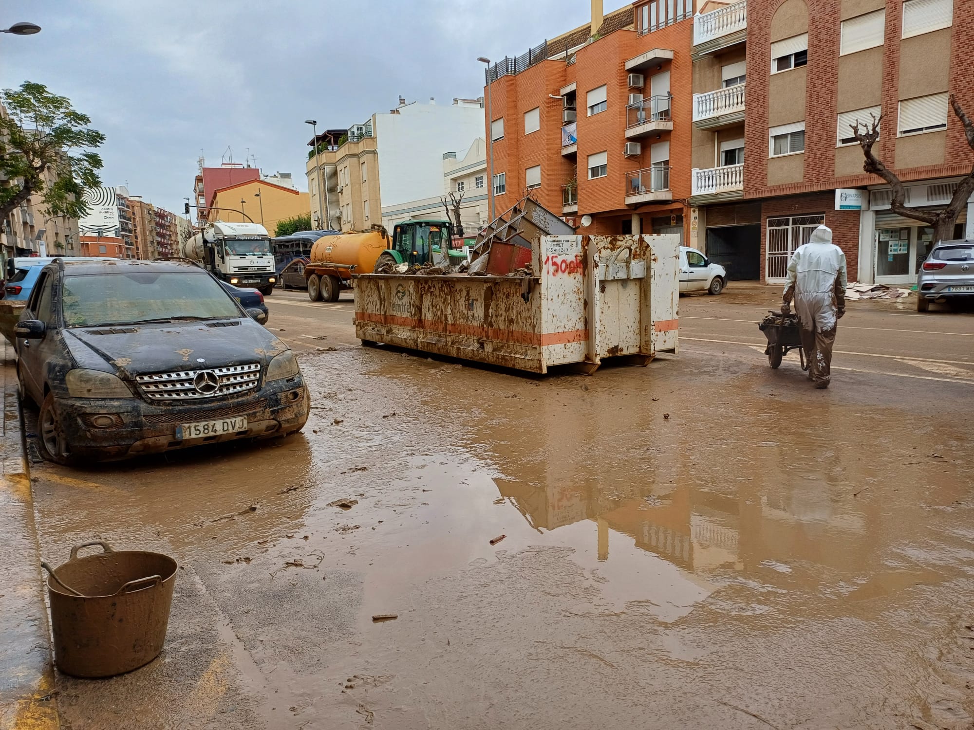 Voluntaris de Castelló a Alfafar per la DANA