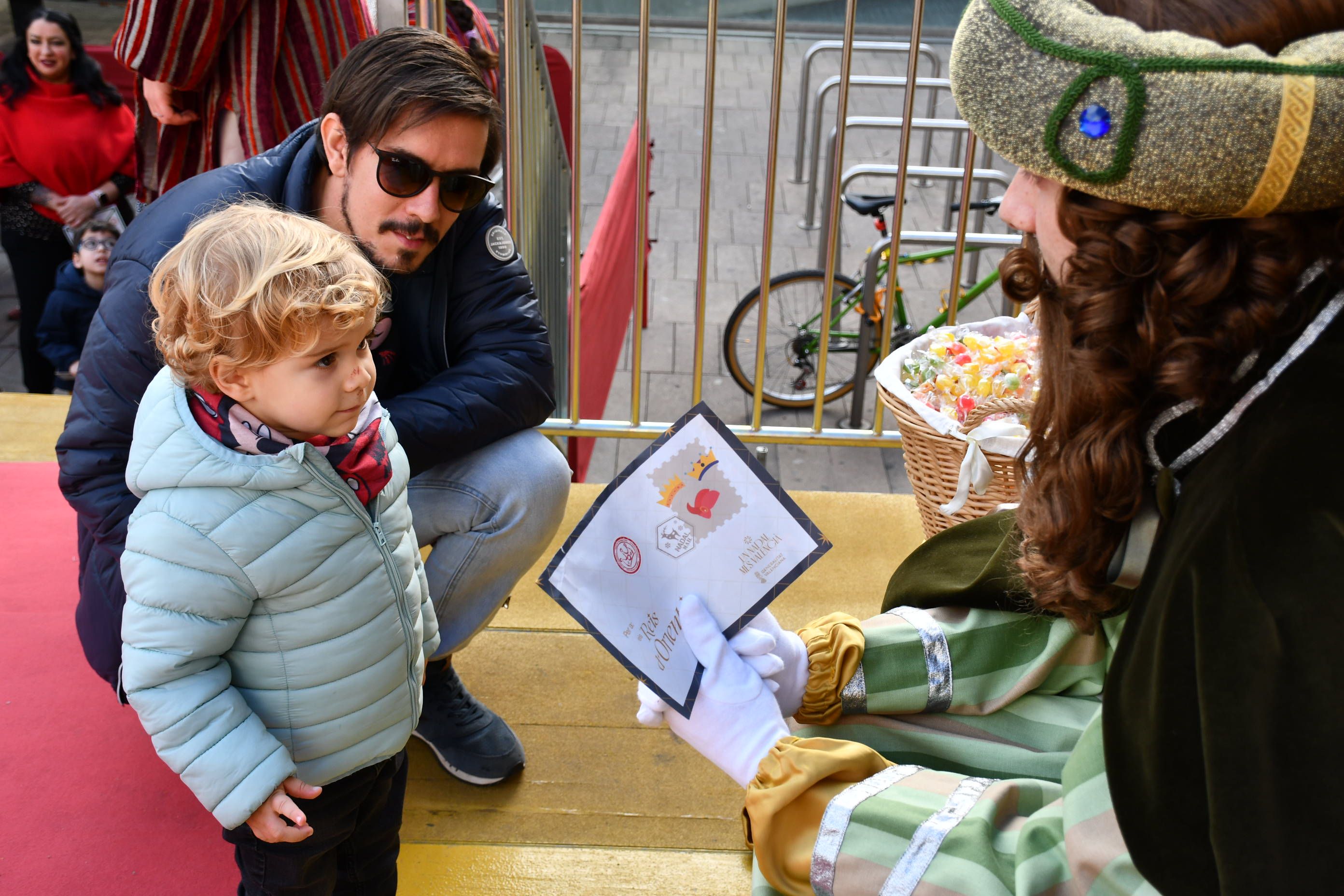 Un niño de Vila-real en la visita de los Reyes de Oriente