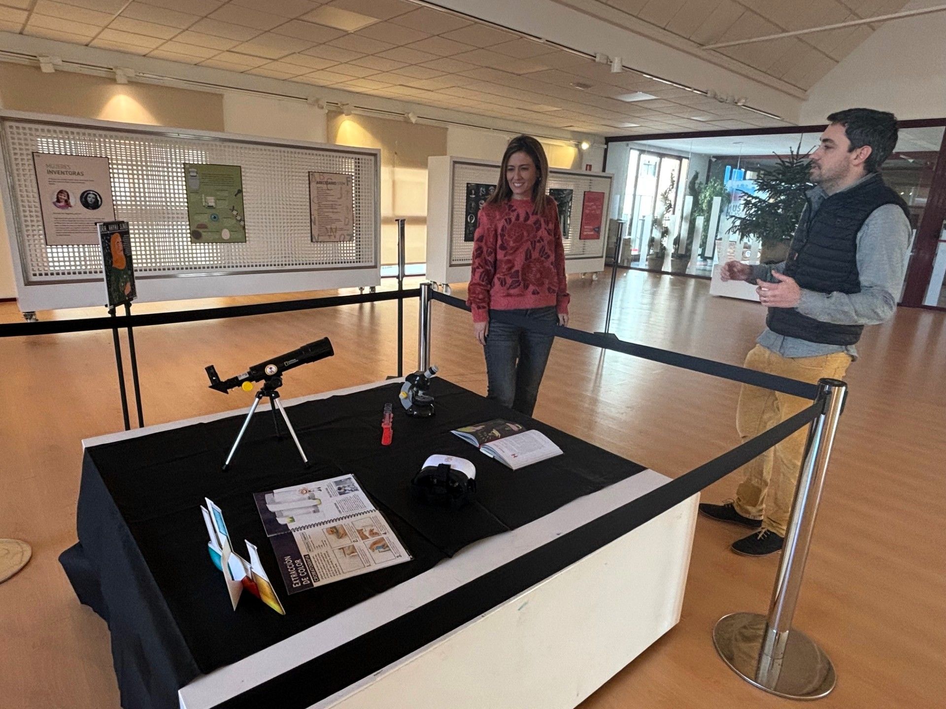 Exposició 'Les xiques som guerreres… i també enginyeres (i científiques, tecnòlogues, matemàtiques…)' a Almassora