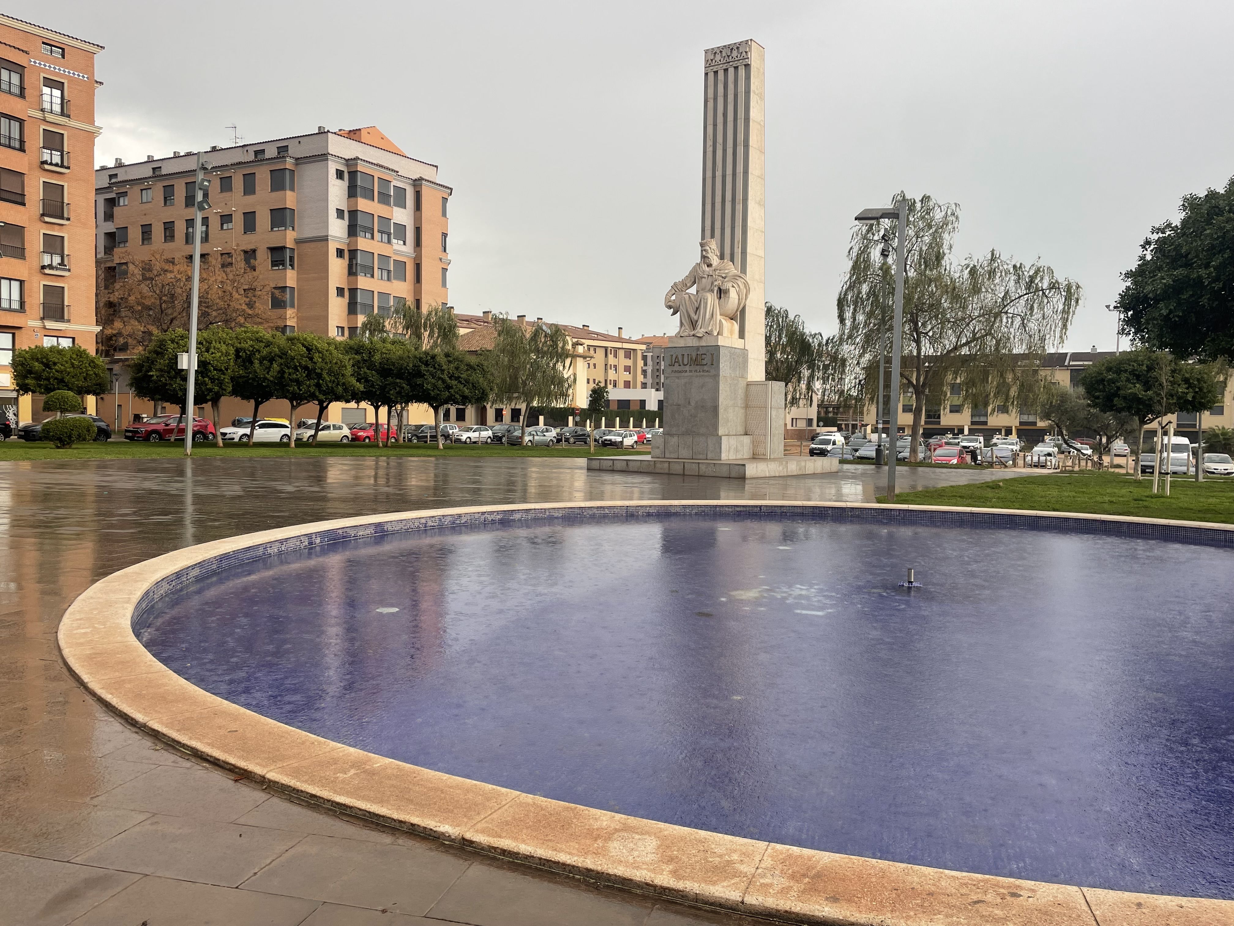 Fuente en el monumento a Jaume I en Vila real