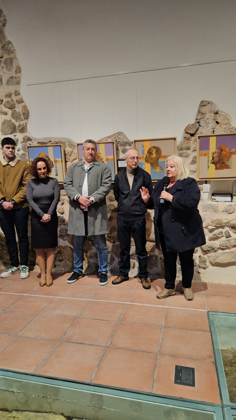 El Ayuntamiento de Oropesa del Mar inaugura la exposición de pintura del artista local Manu Parra