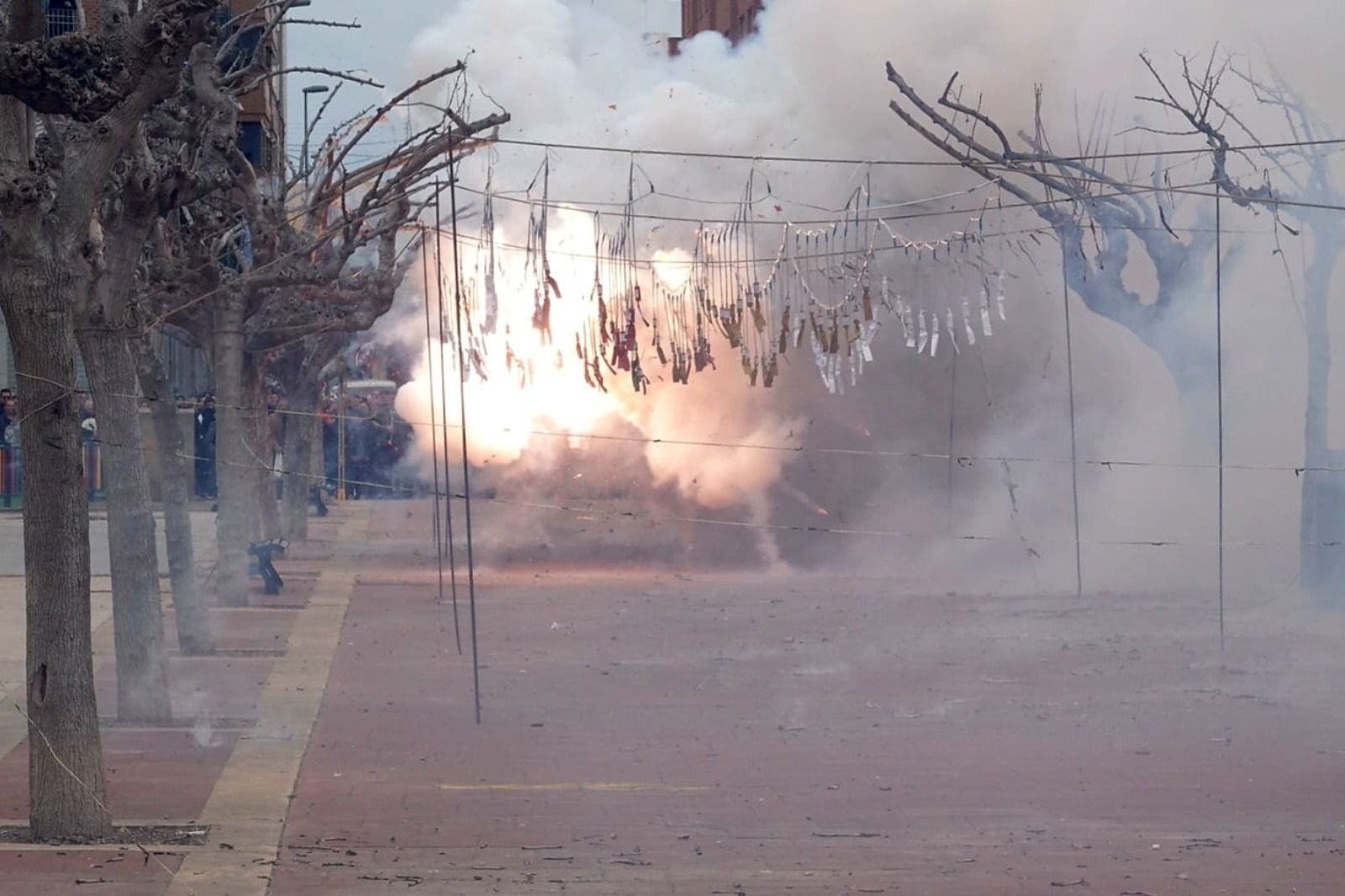 Mascletà en las Fallas de Burriana