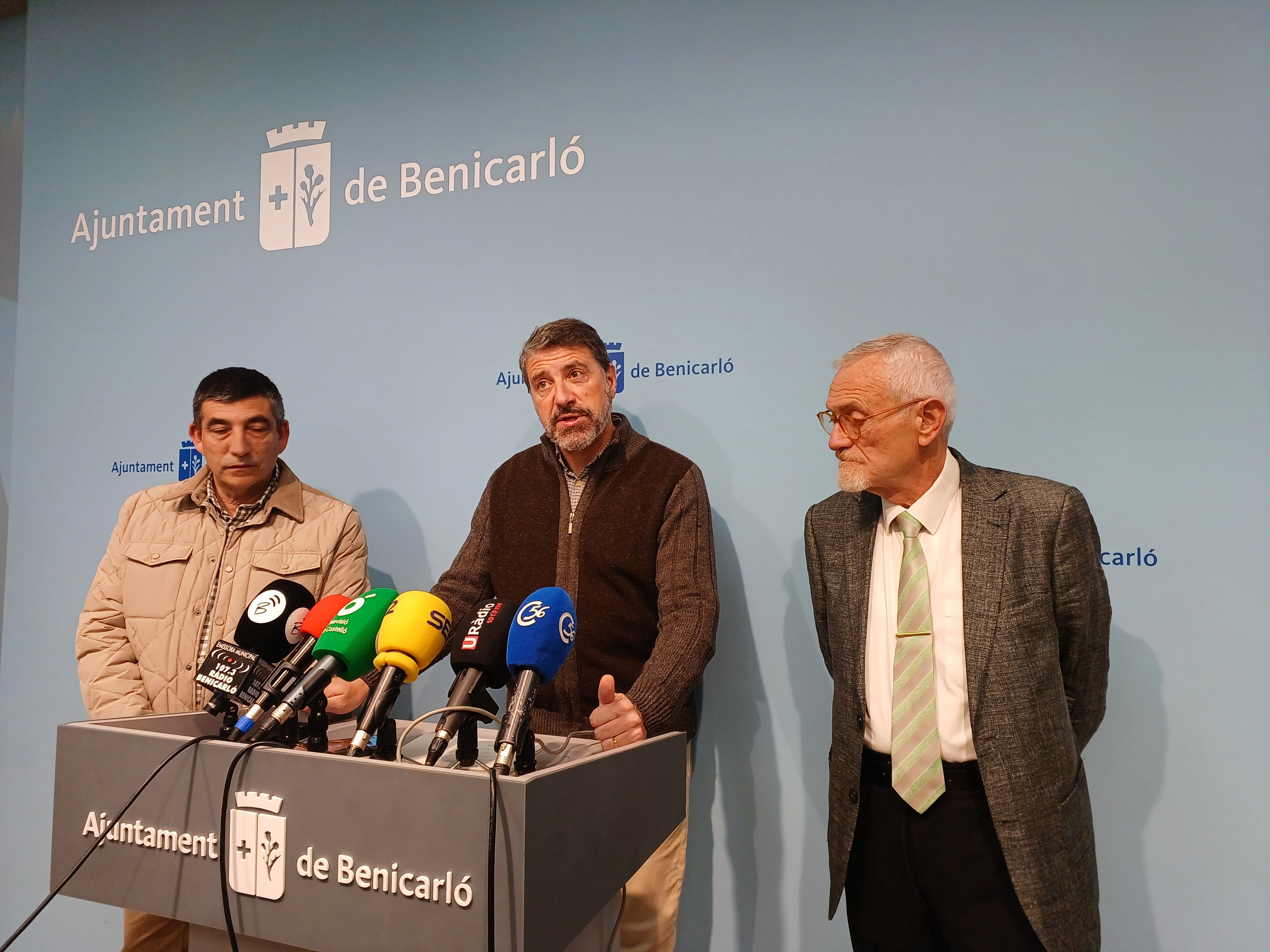 Roda de premsa sobre l'estat de la piscina de Benicarló