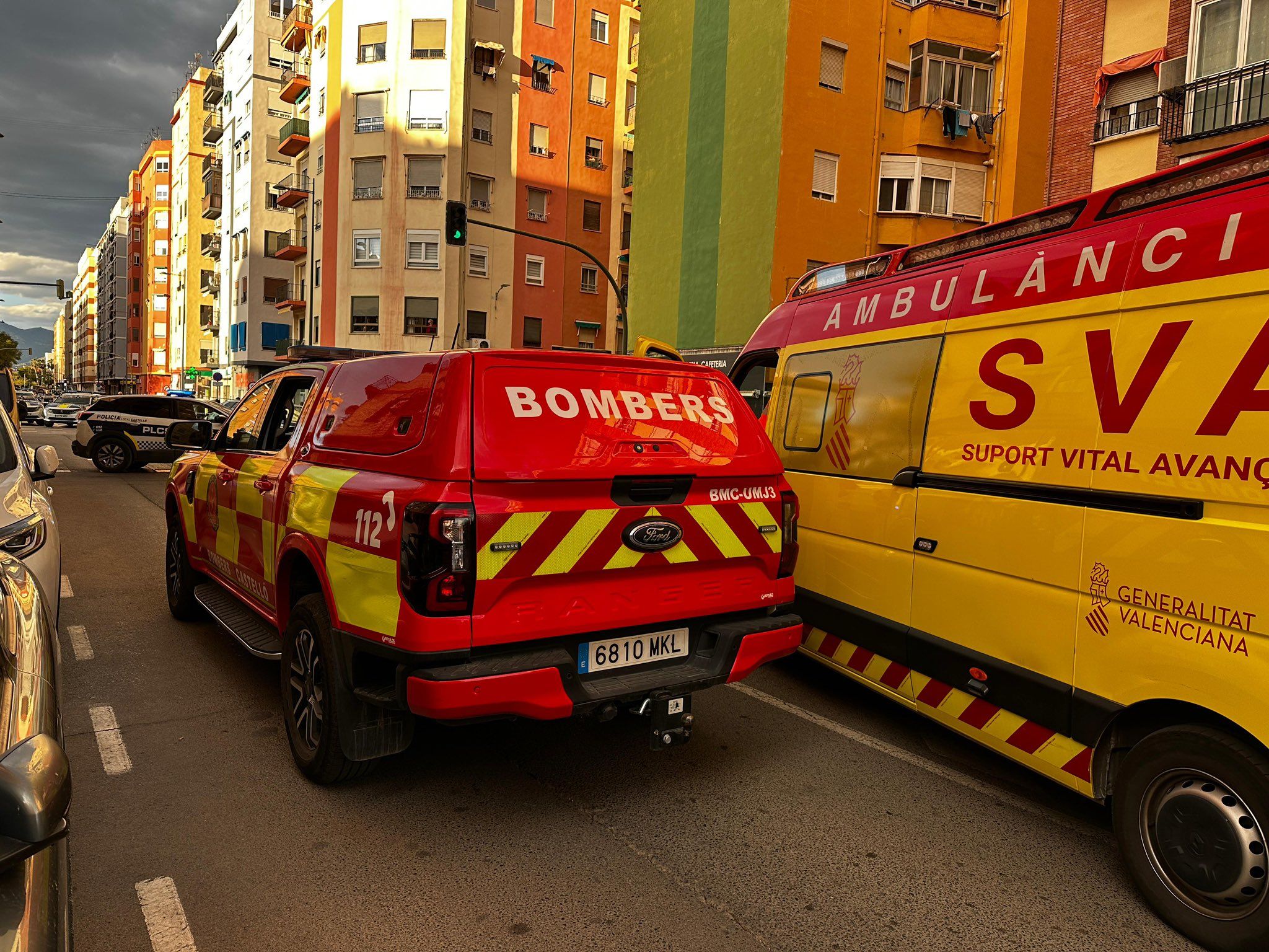 Bomberos y SAMU en el incendio de Castellón