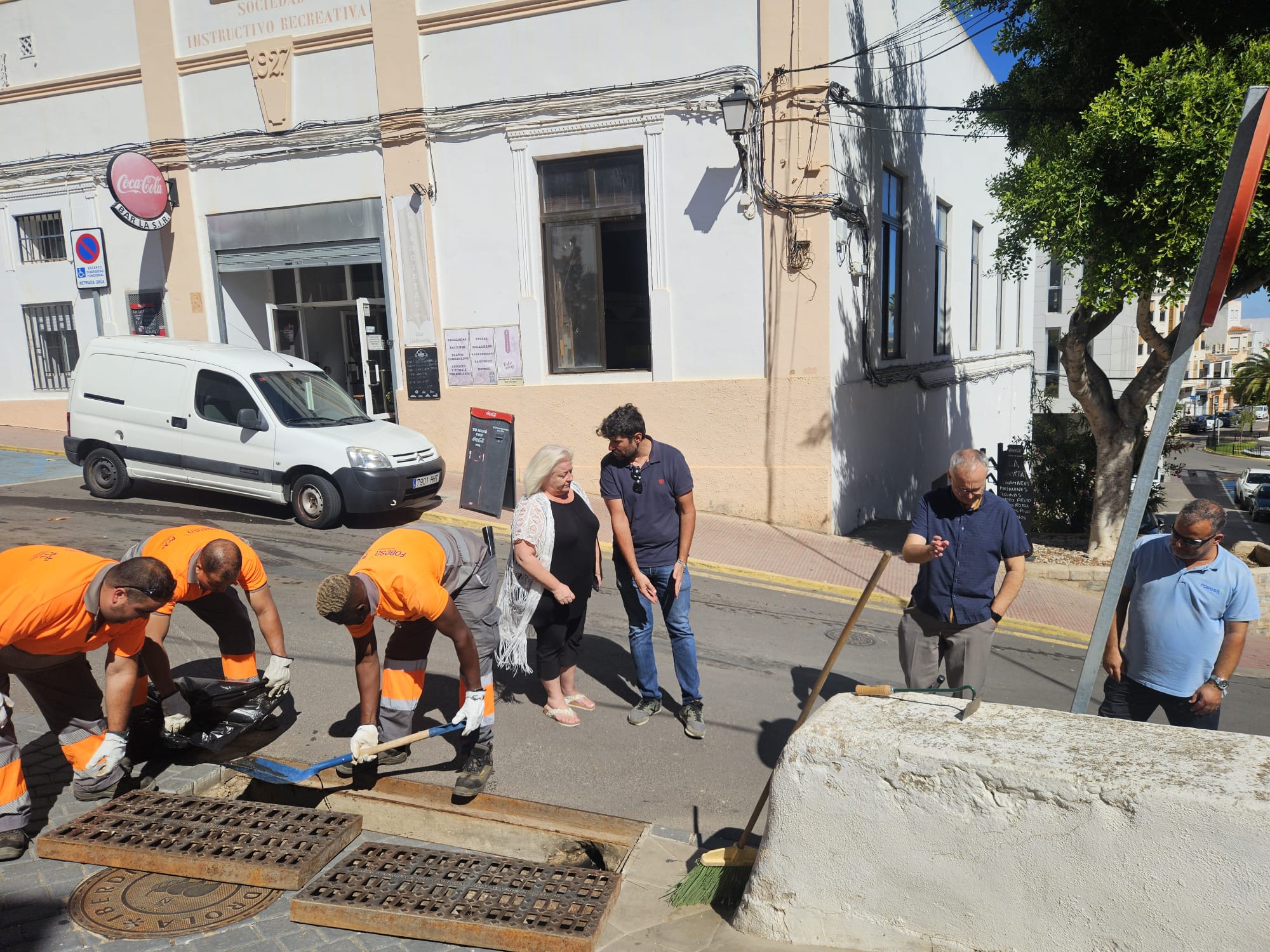 Foto d'arxiu de neteja d'embornals a Oropesa