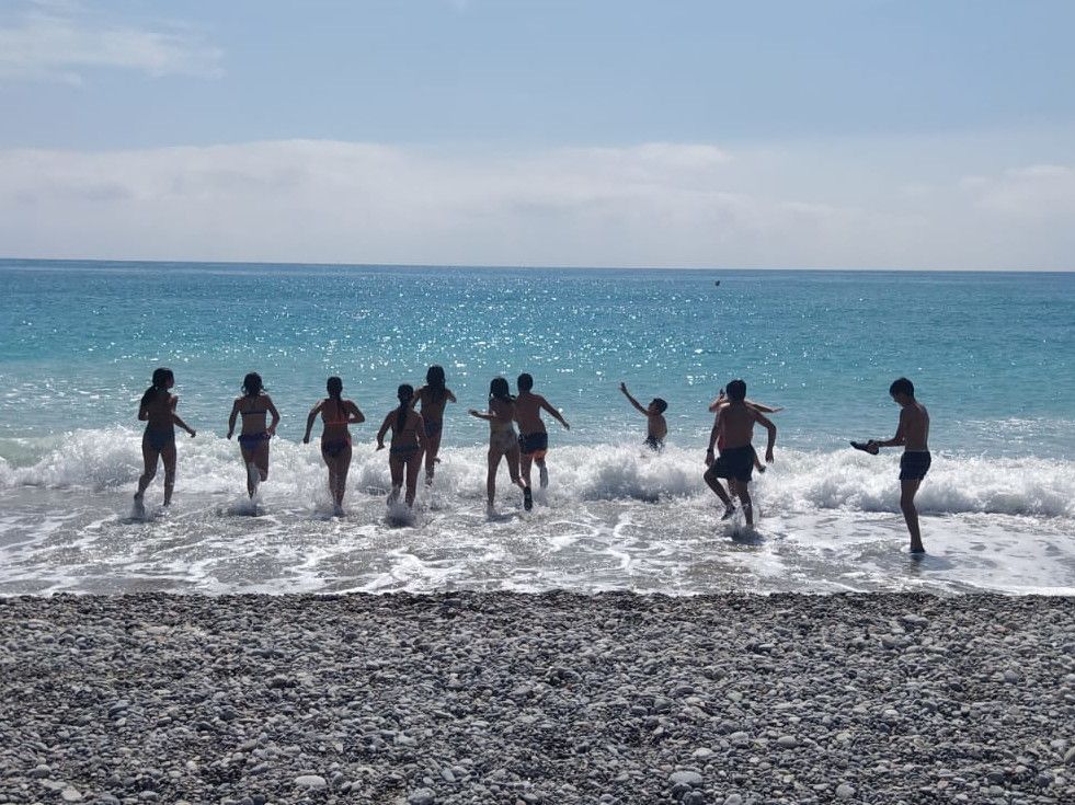 Xiquets a la platja a Benicarló
